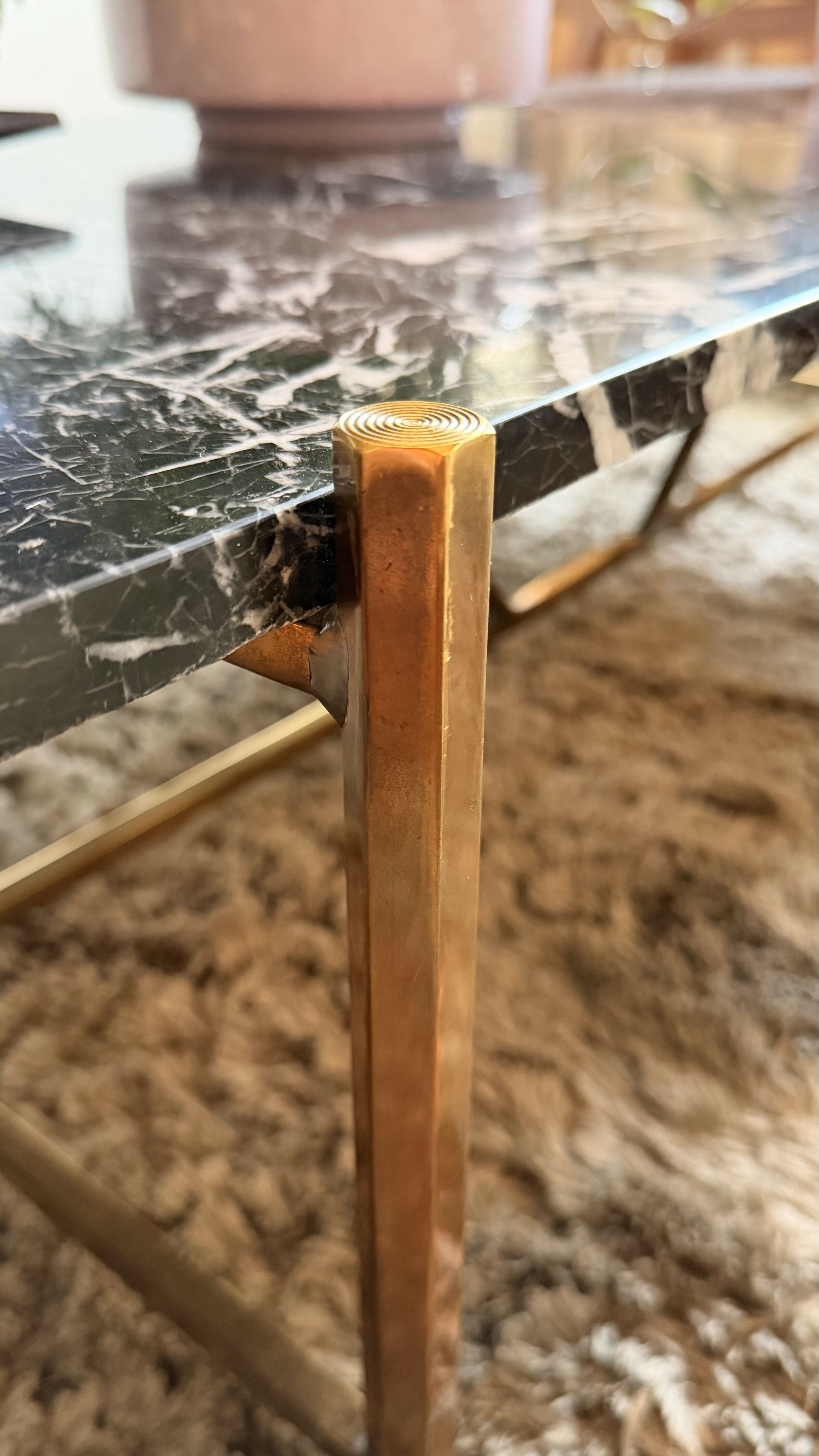 Mesa de Centro "OBI" – Felipe Protti para Prototype com tampo em mármore Nero