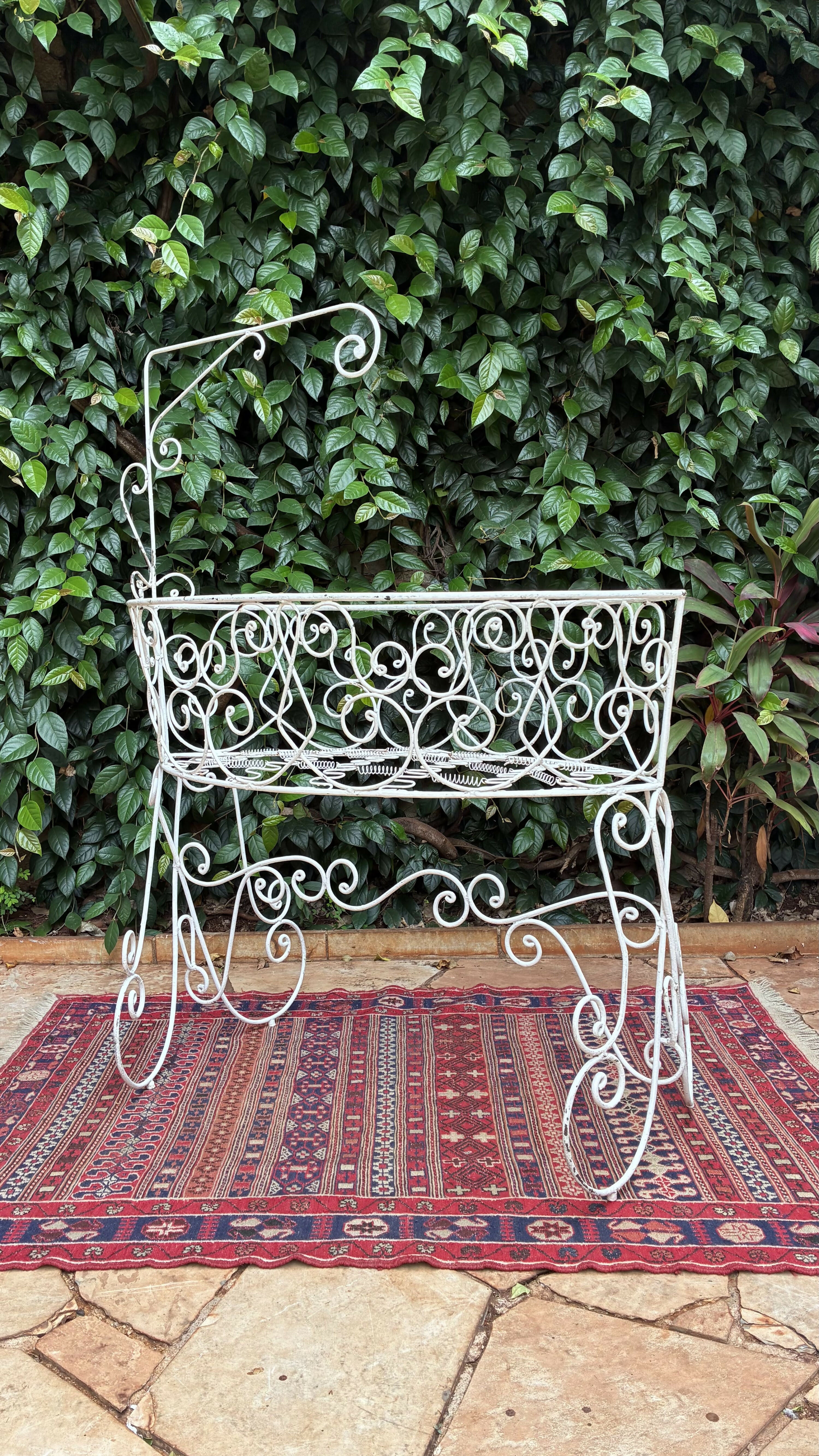 Berço antigo de ferro