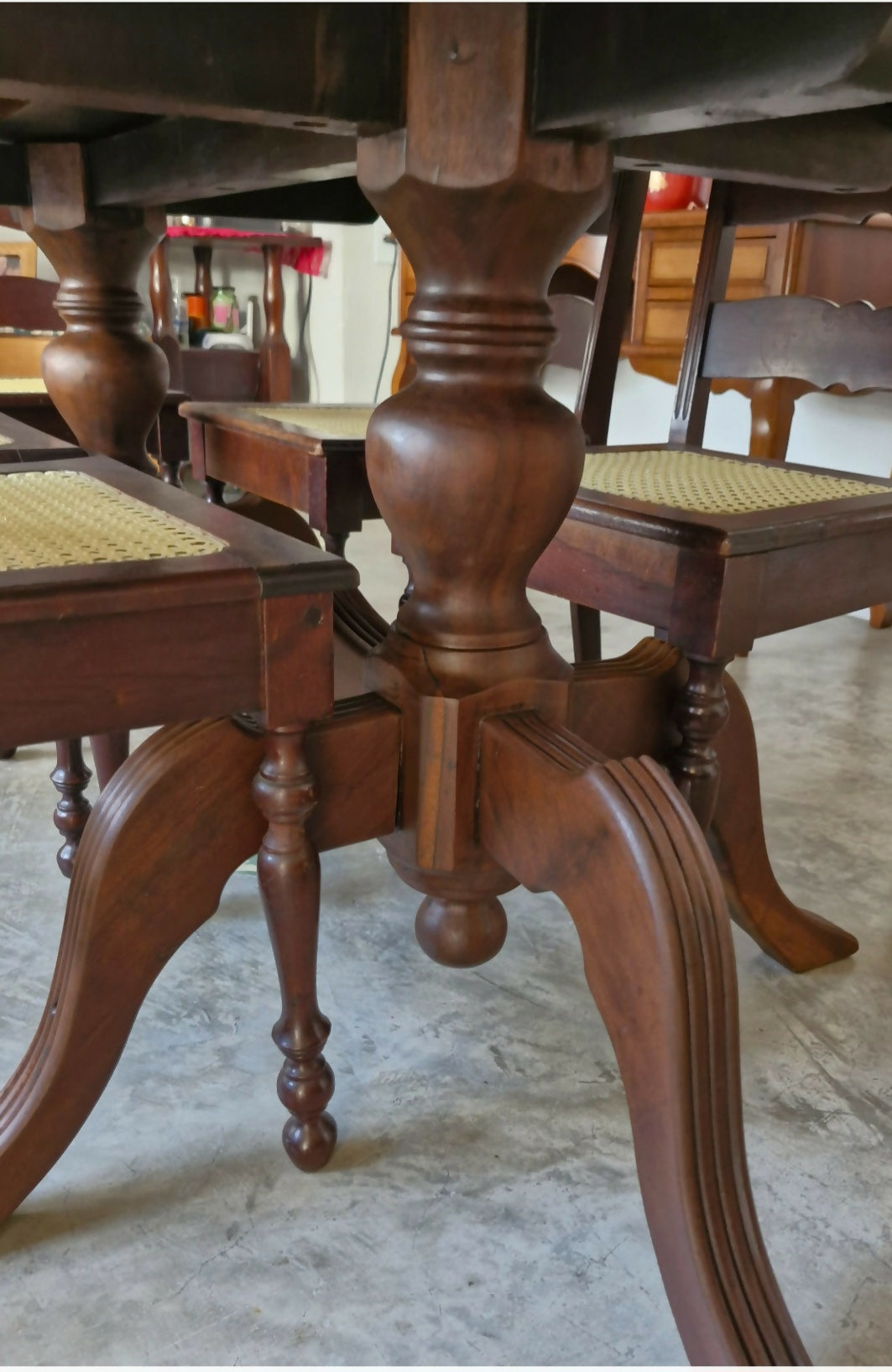 Conjunto de Mesa retangular e cadeiras em palhinha
