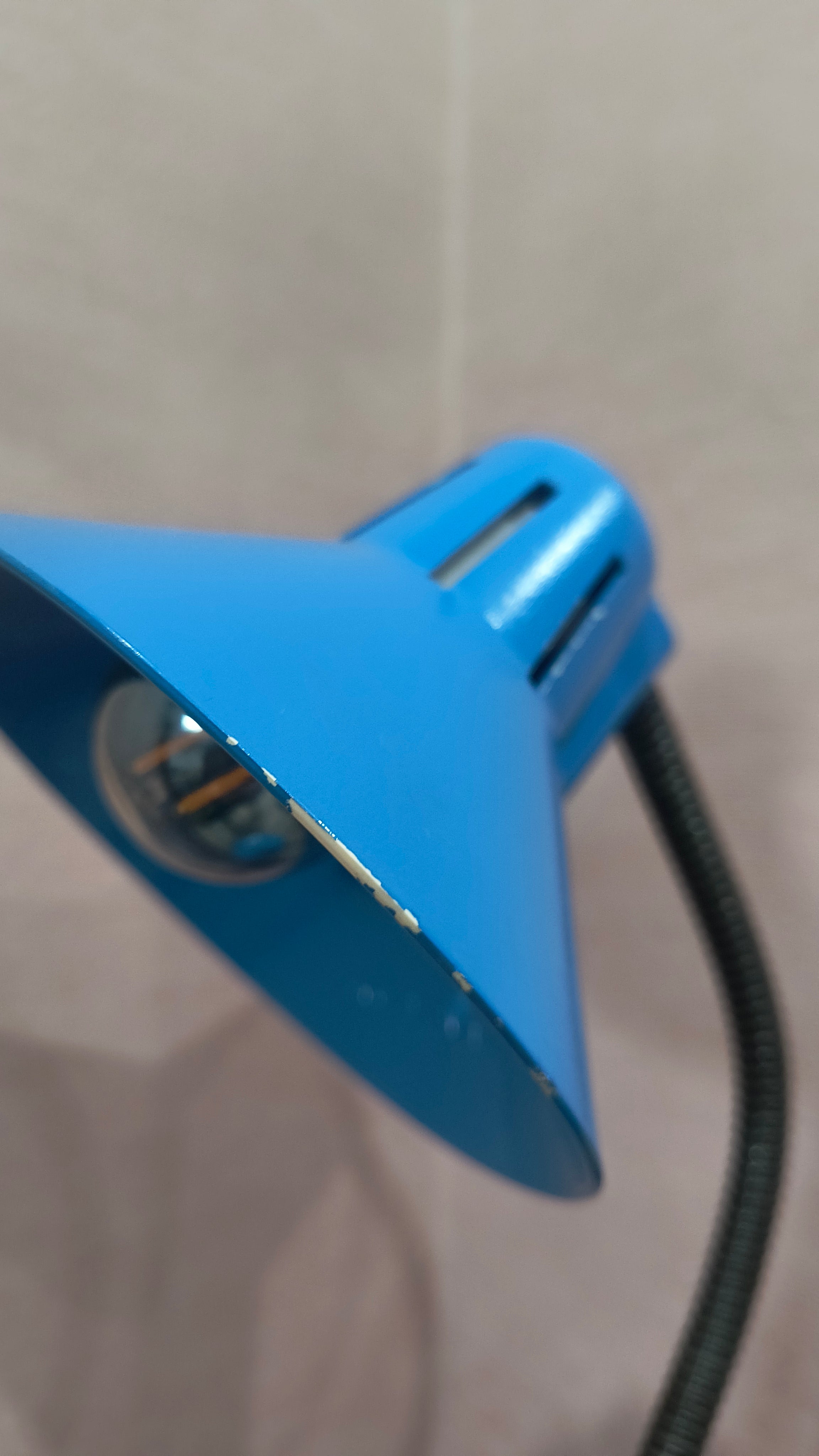 Luminária de mesa azul vintage da década de 70