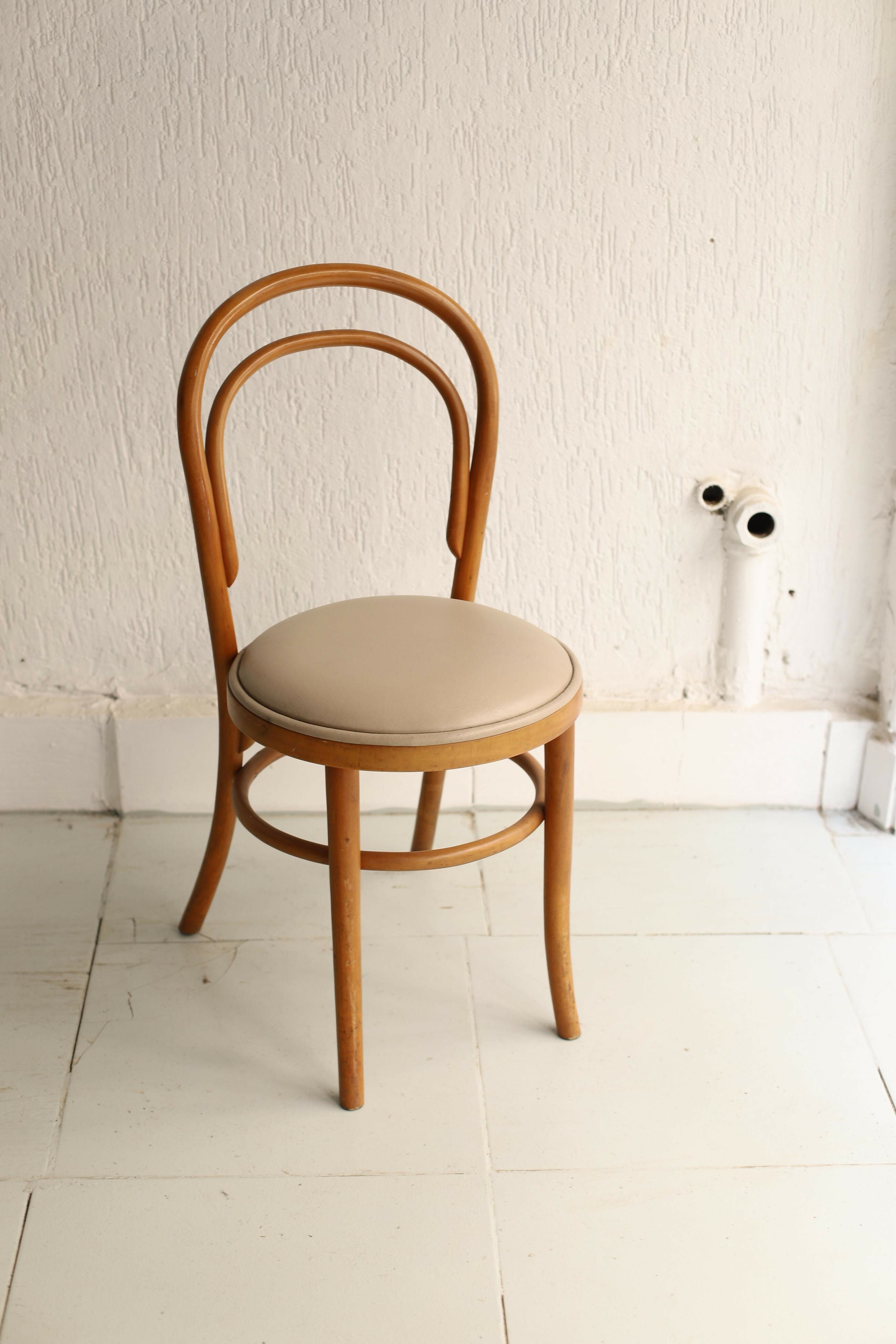 Cadeiras Thonet couro (valor da unidade)