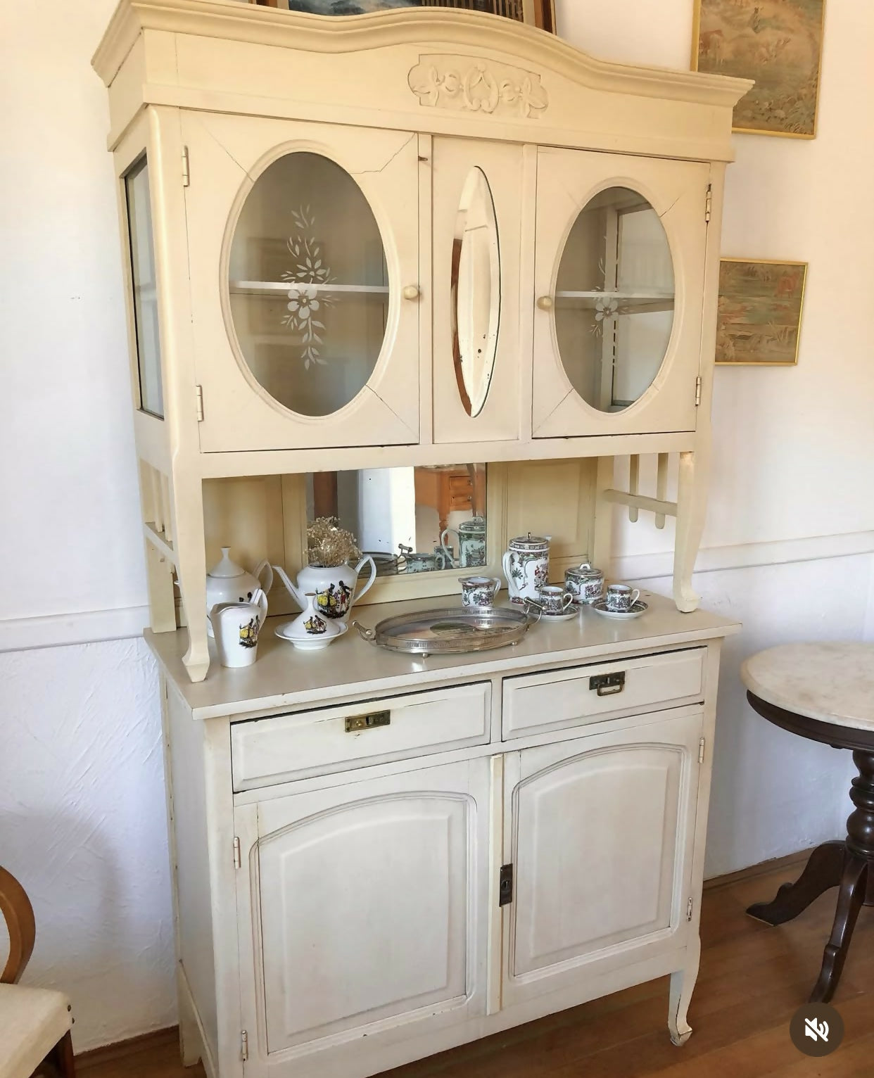 Armário / Louceiro (guarda-louça) branco