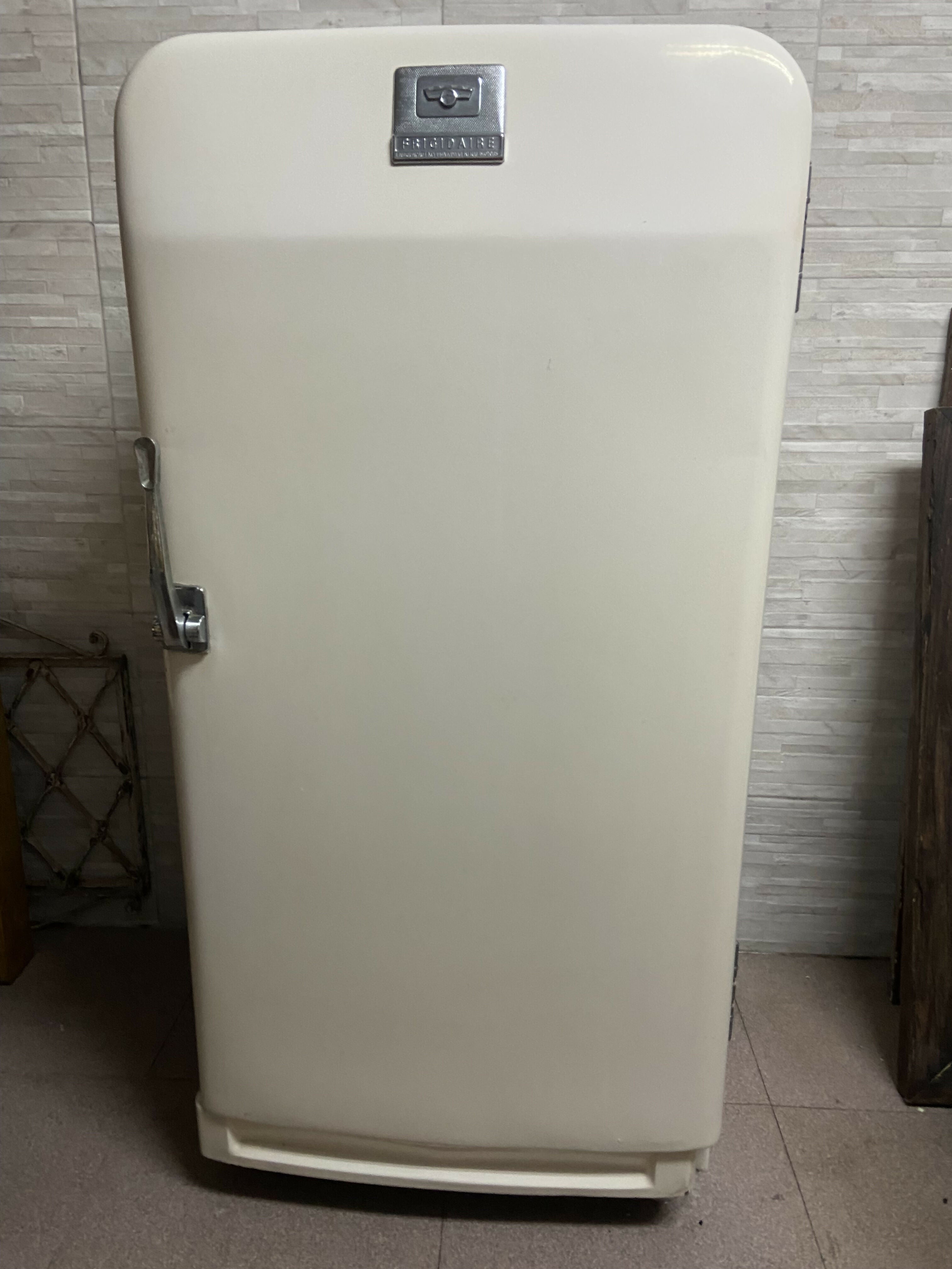 Geladeira Frigidaire Vintage