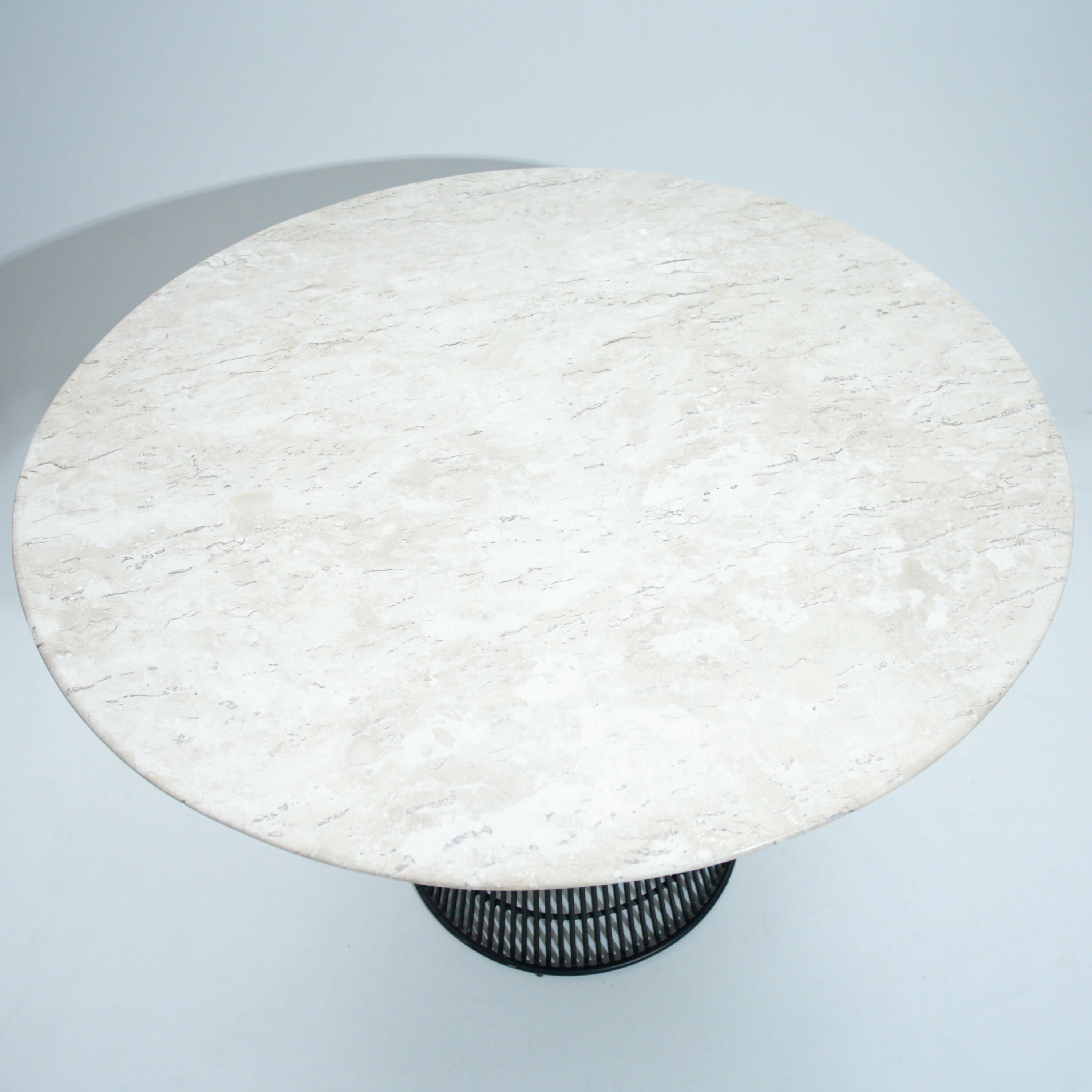 Mesa Warren Platner em metal e mármore