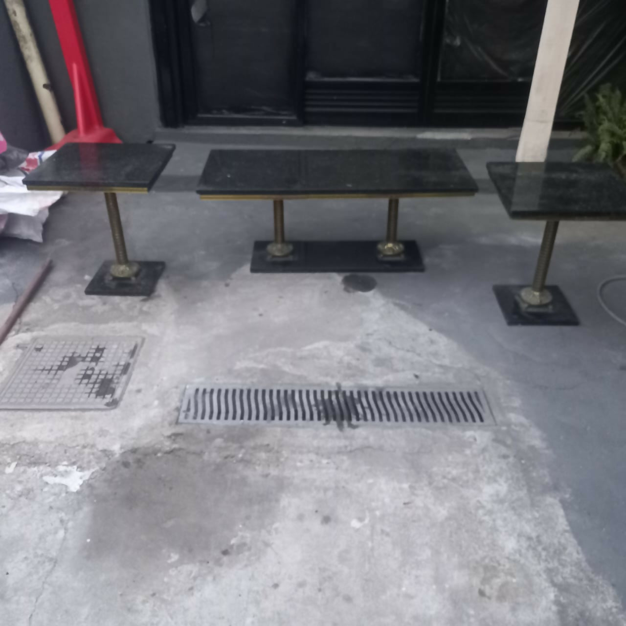 Jogo de Mesa auxiliar com mármore e bronze