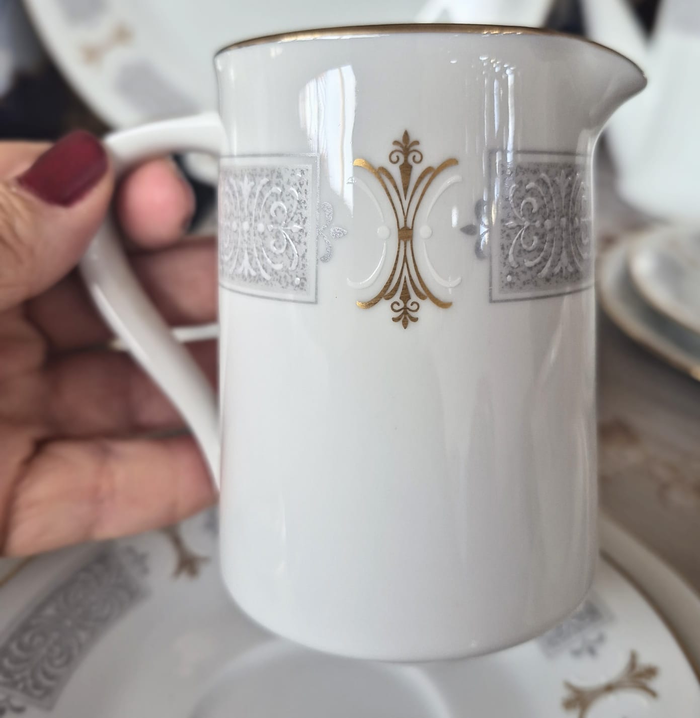 Conjunto de chá em porcelana japonesa Noritake,  linha Classique, 22 peças. Maravilhoso.