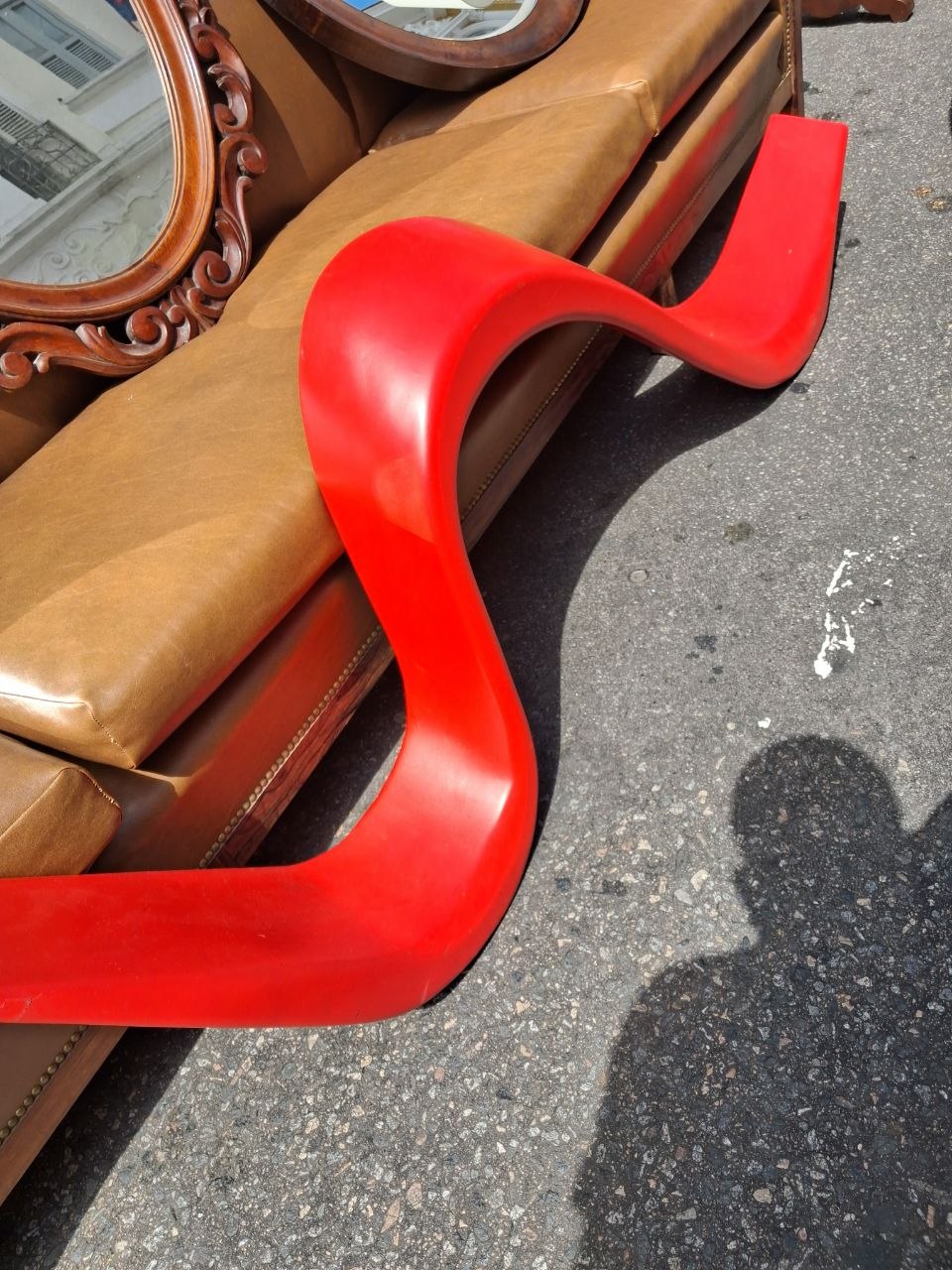  ESCULTURA EM MADEIRA | DESIGN CONTEMPORÂNEO com acabamento em vermelho 