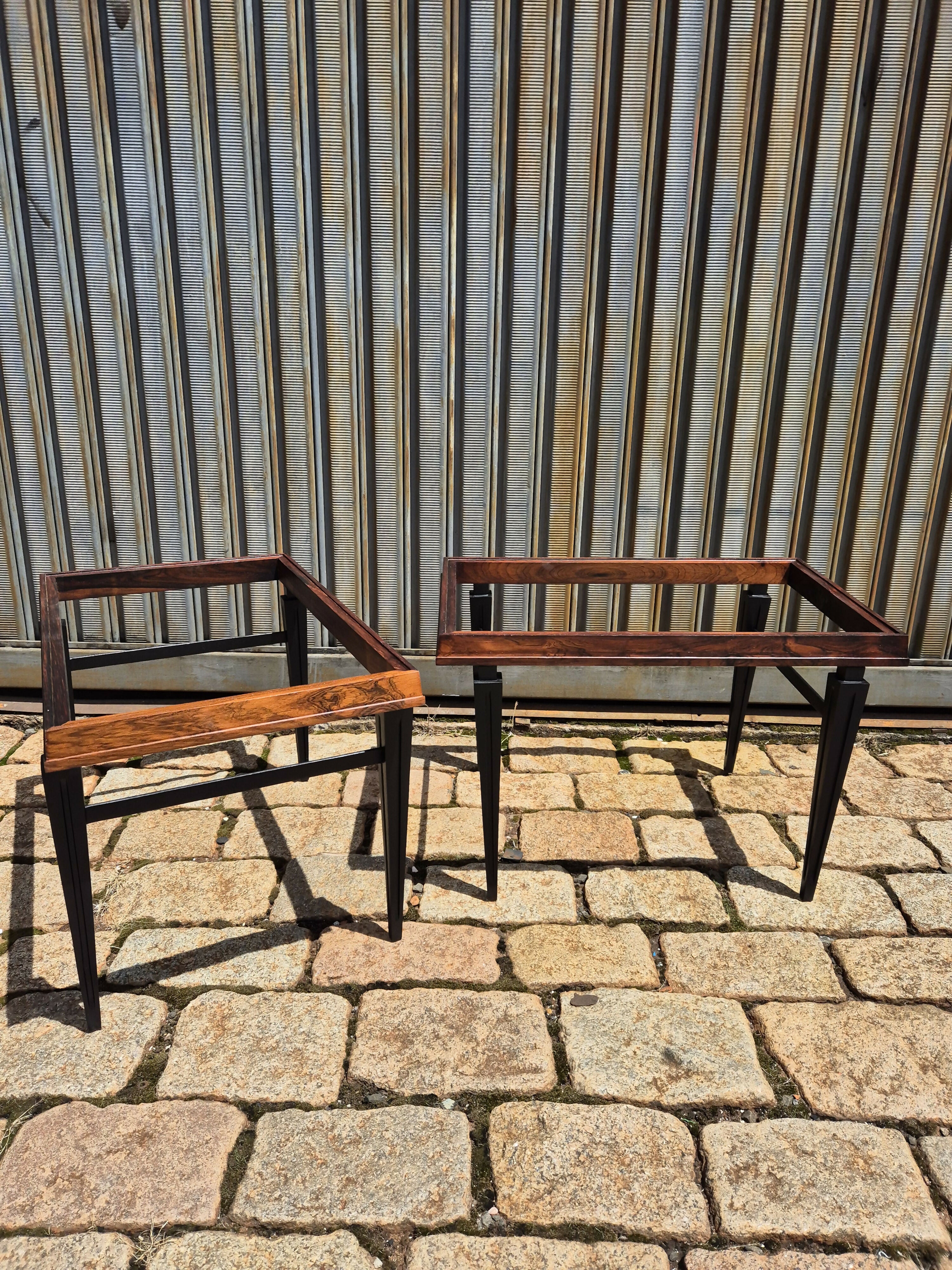 Par de Mesas laterais Cimo Jacarandá (tampo mármore ou vidro)