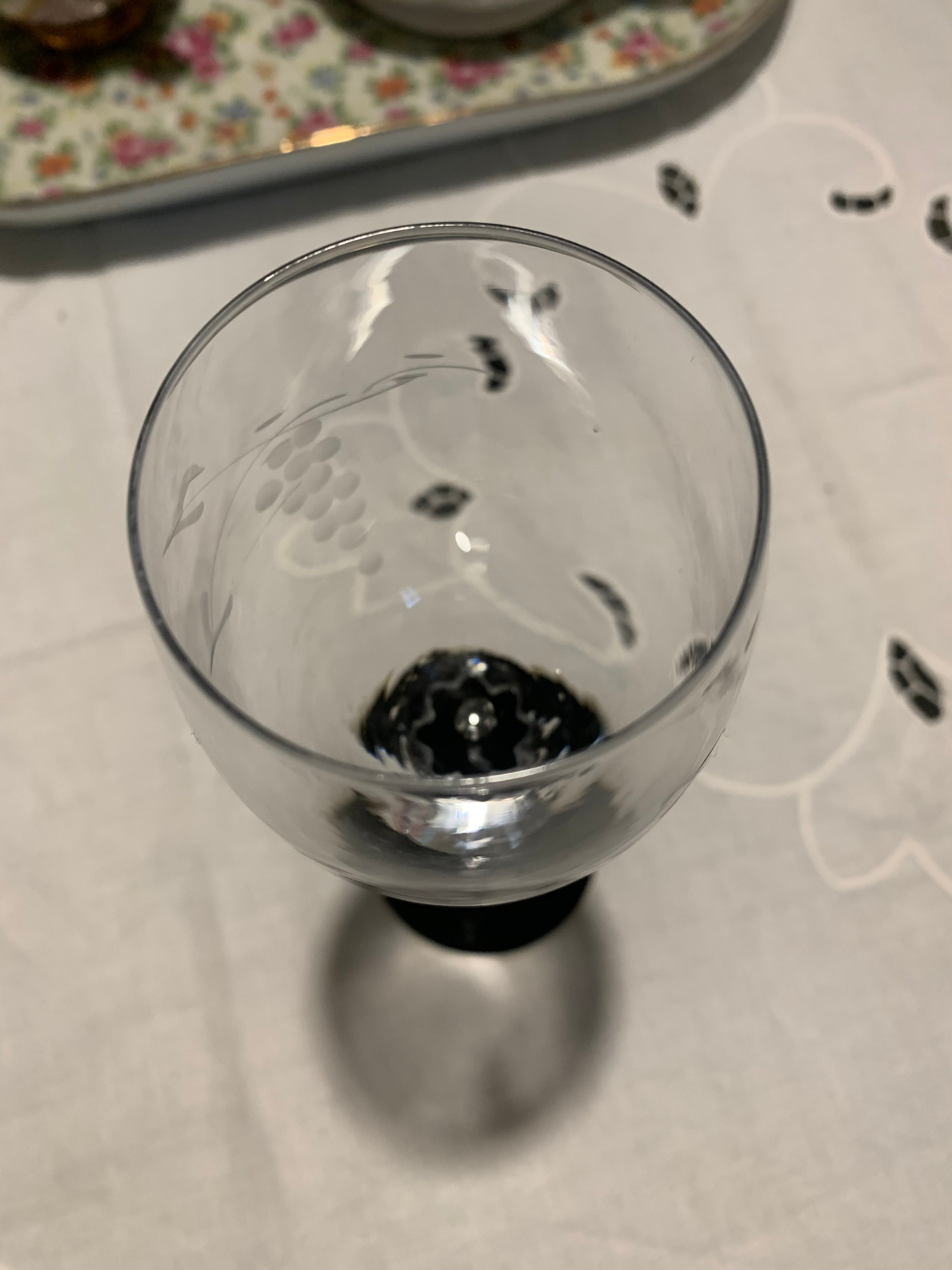 Taça solteira copo de vinho em vidro muito delicado