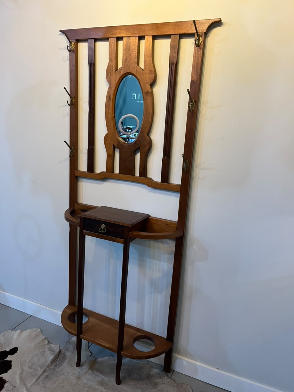 Chapeleira Antiga em Madeira com Espelho, Cabideiro e Porta-Bengalas – 1,87 m × 74 cm