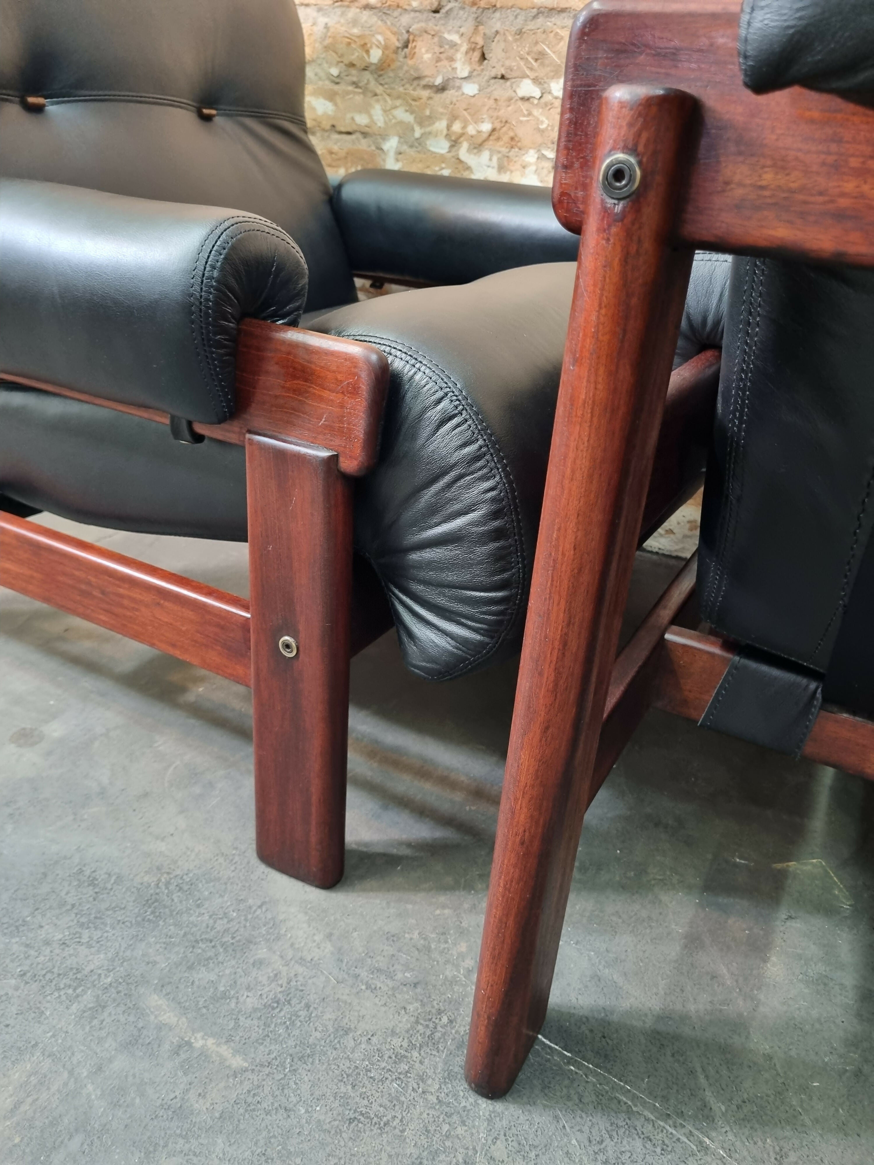 Par de poltronas ‘Copa’ Jean Gillon