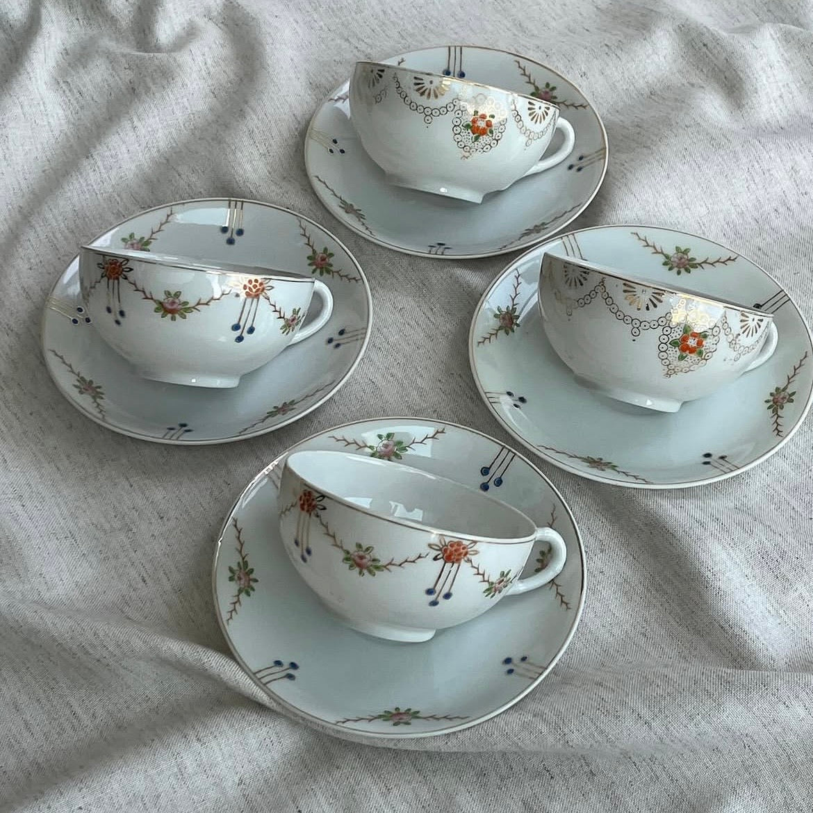 Xícaras Japonesas -  Porcelana Casquinha de Ovo com motivos florais I Eggshell