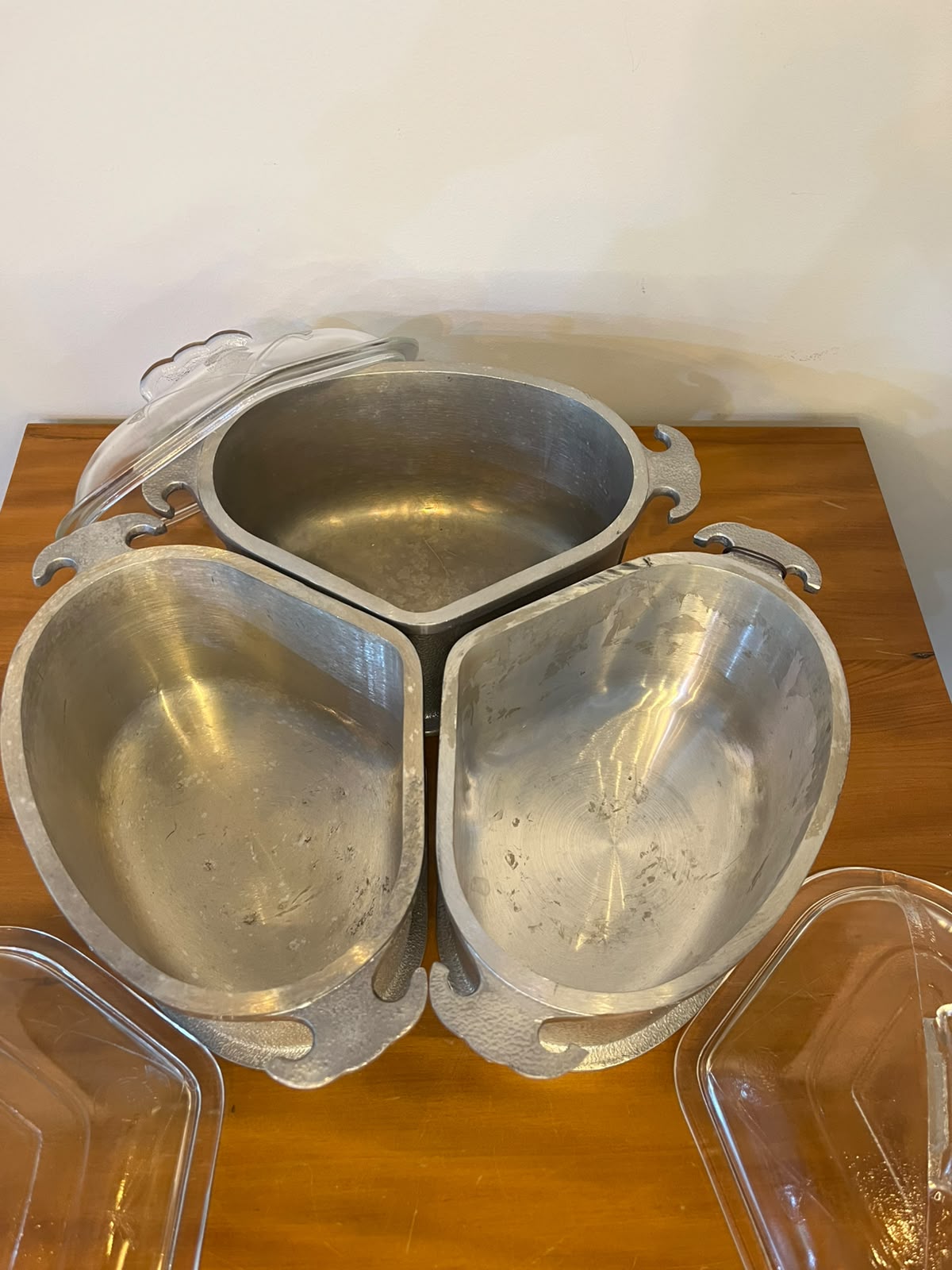 Trio de Recipientes Térmicos com Tampas de Vidro em metal prateado – Estilo Vintage