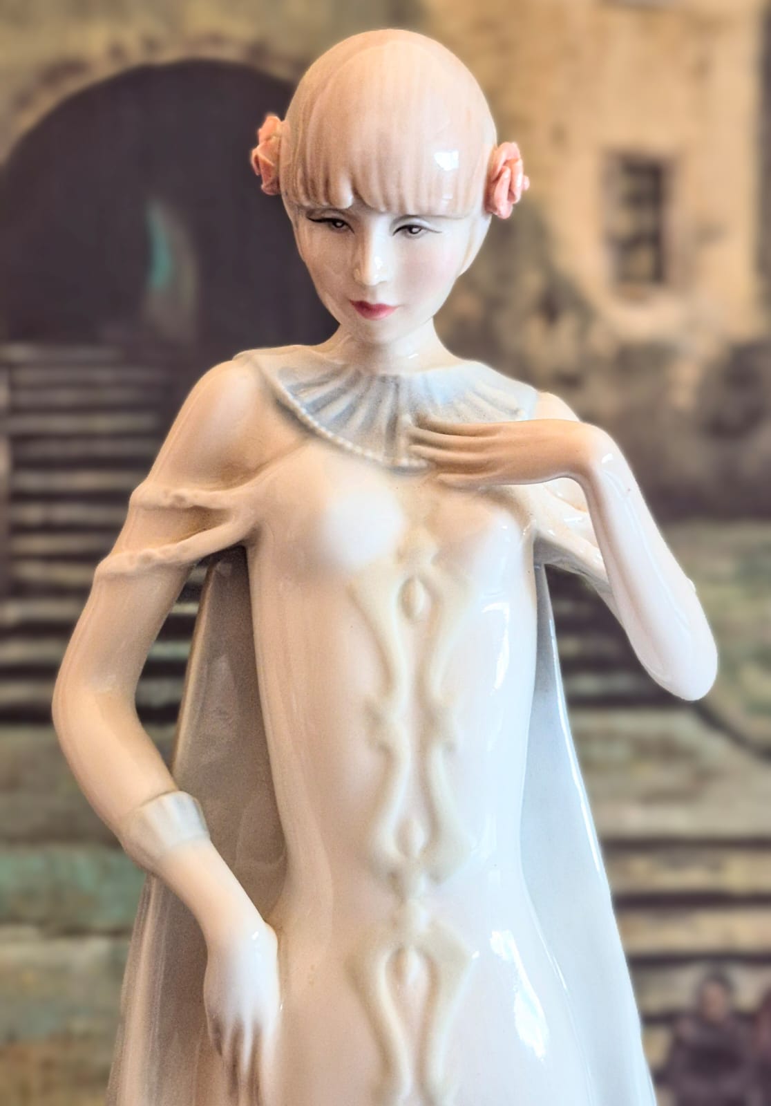 Incrível estatueta vintage Art Déco em porcelana inglesa Royal Doulton, muito rara, da linha Reflections Debut de 1984