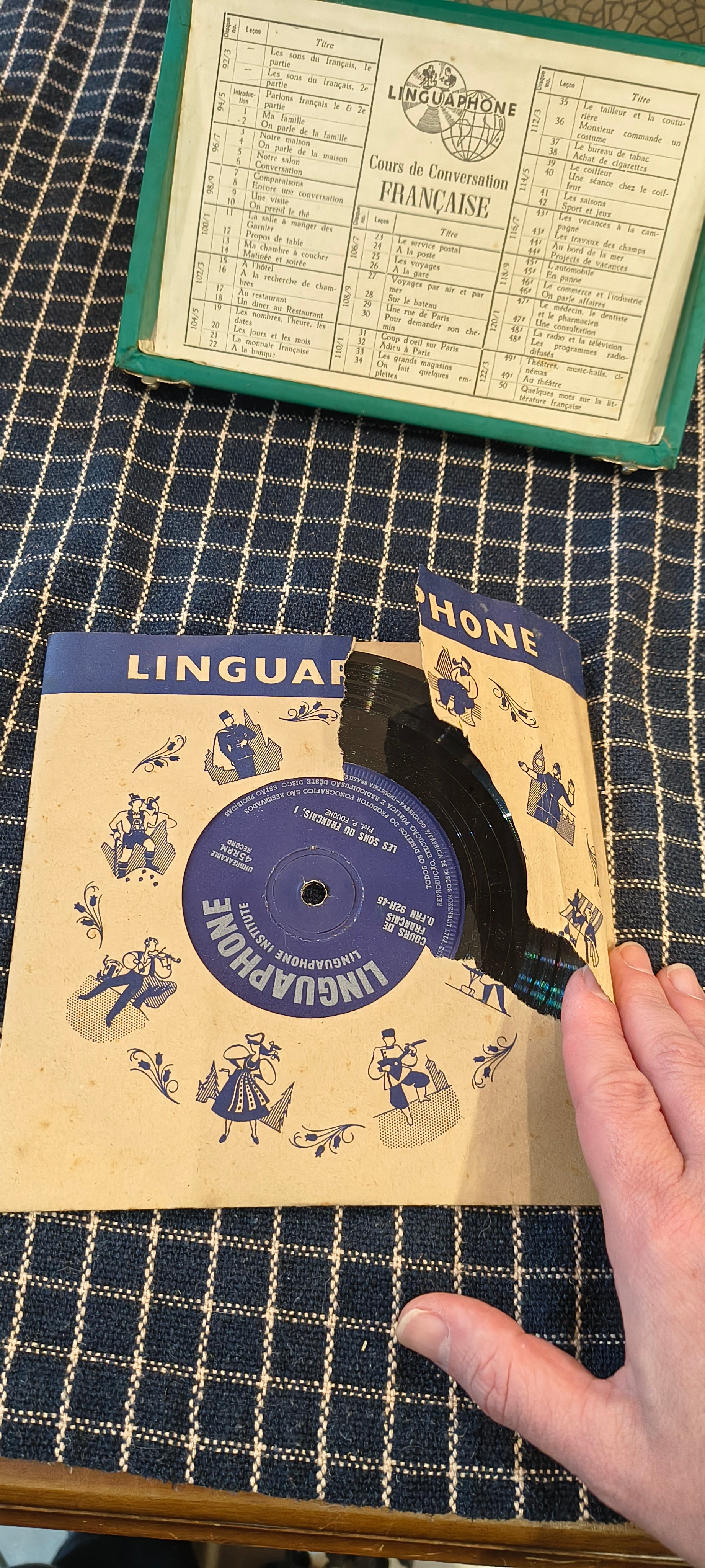 Linguaphone - Antigo curso de Francês com 24 disquinhos