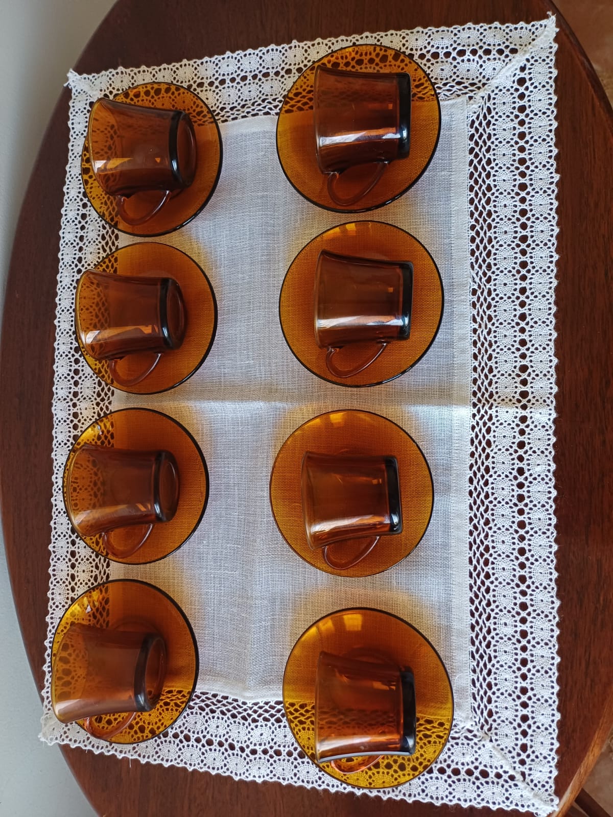 Xícaras de Café com Pires - Duralex âmbar.