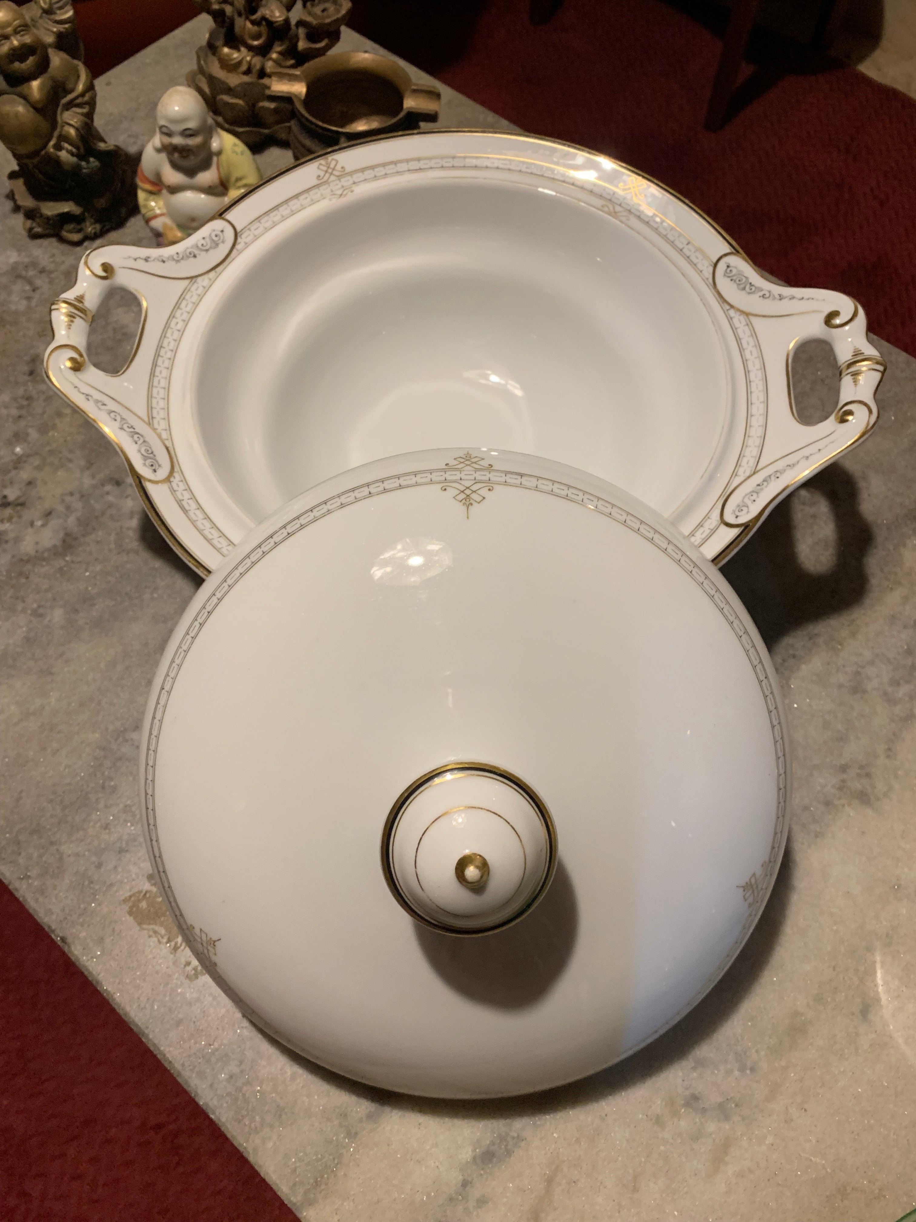 Rica sopeira em porcelana Segunda Guerra Mundial