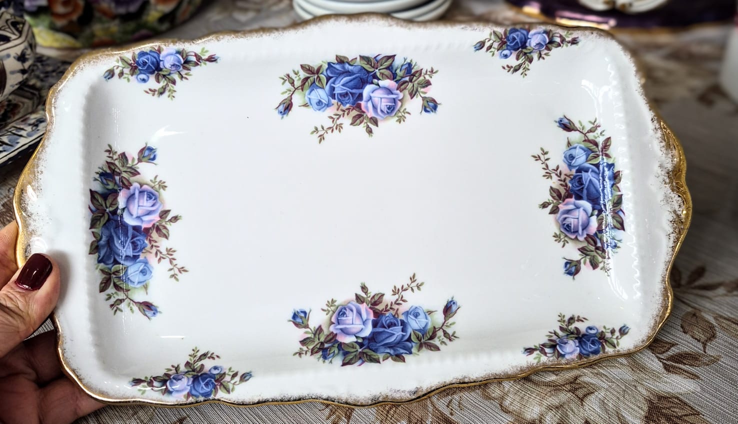  Bandeja / travessa retangular em porcelana Fine Bone China vintage inglesa Royal Albert,  clássico padrão Moonlight Rose.