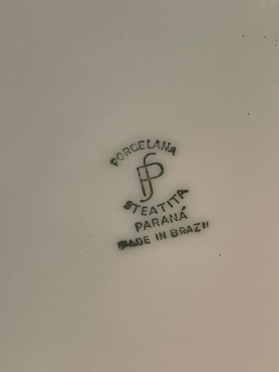 Sopeira em porcelana Steatita com detalhes dourados 