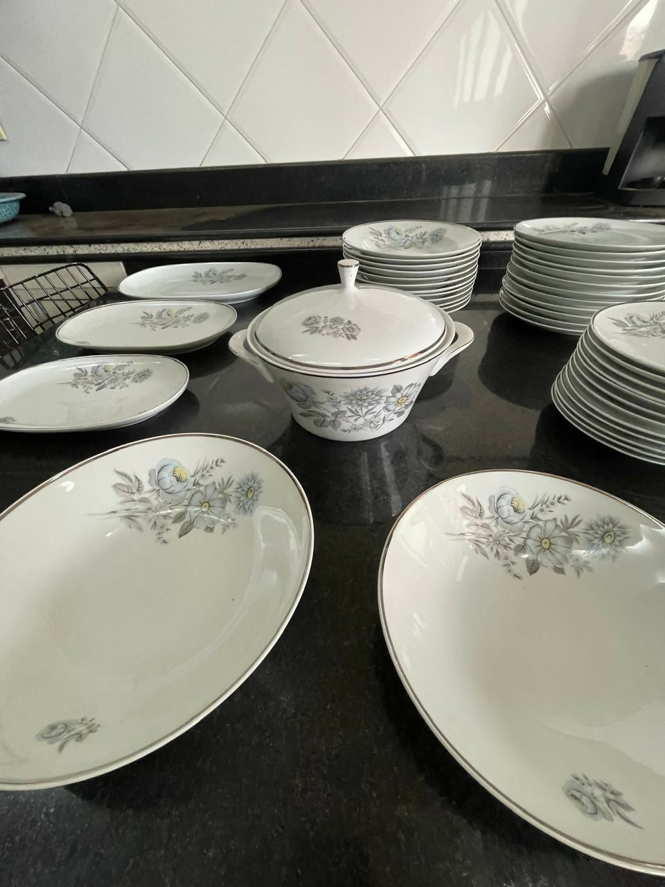 Lindissimo Aparelho de Jantar Real Porcelanas