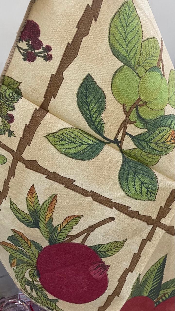 Quardanapos com estampa de frutas