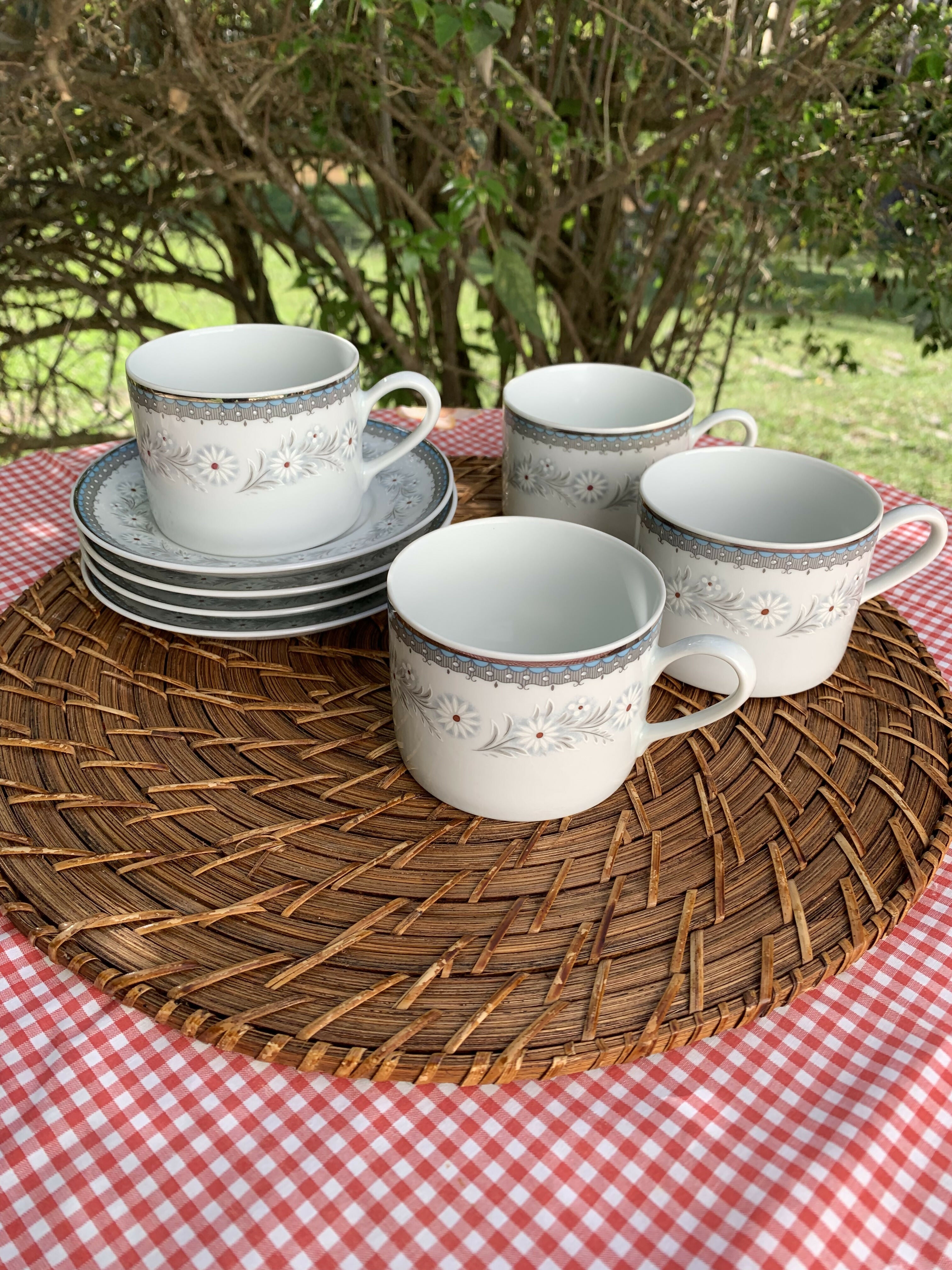 Jogo de 4 Xícaras de porcelana Real