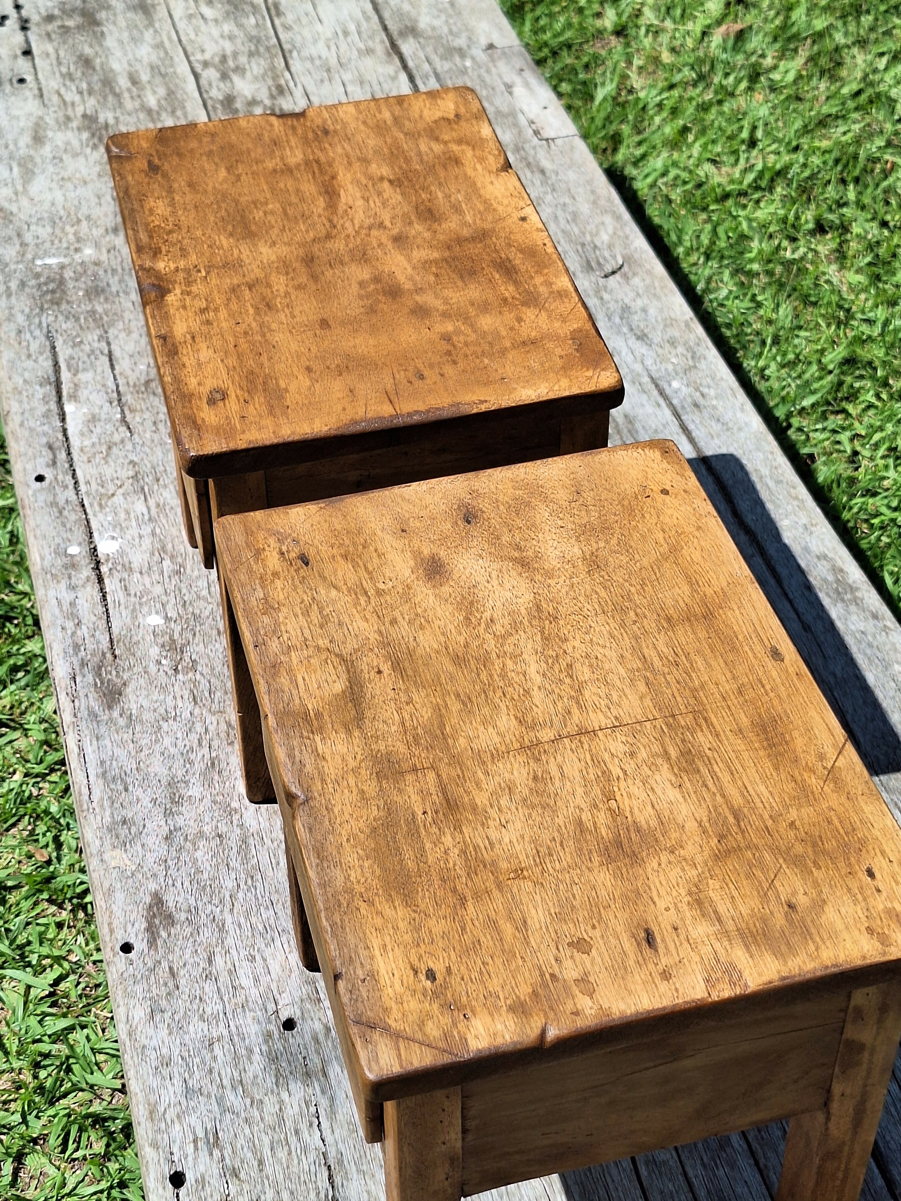 Mesinha/Banquinho Com Gaveta Madeira Maciça Garimpo Mineiro (Valor Unitário)