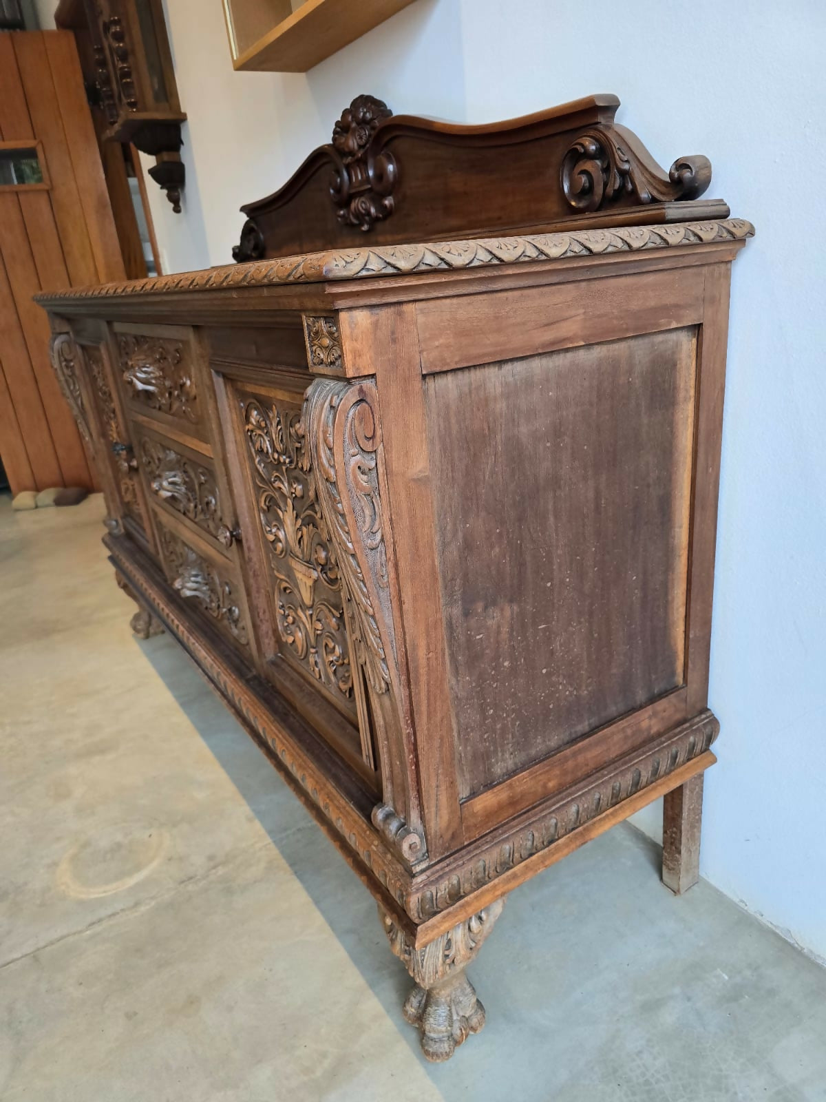 Aparador ou buffet no estilo Manuelino - Liceu de Artes e Ofícios