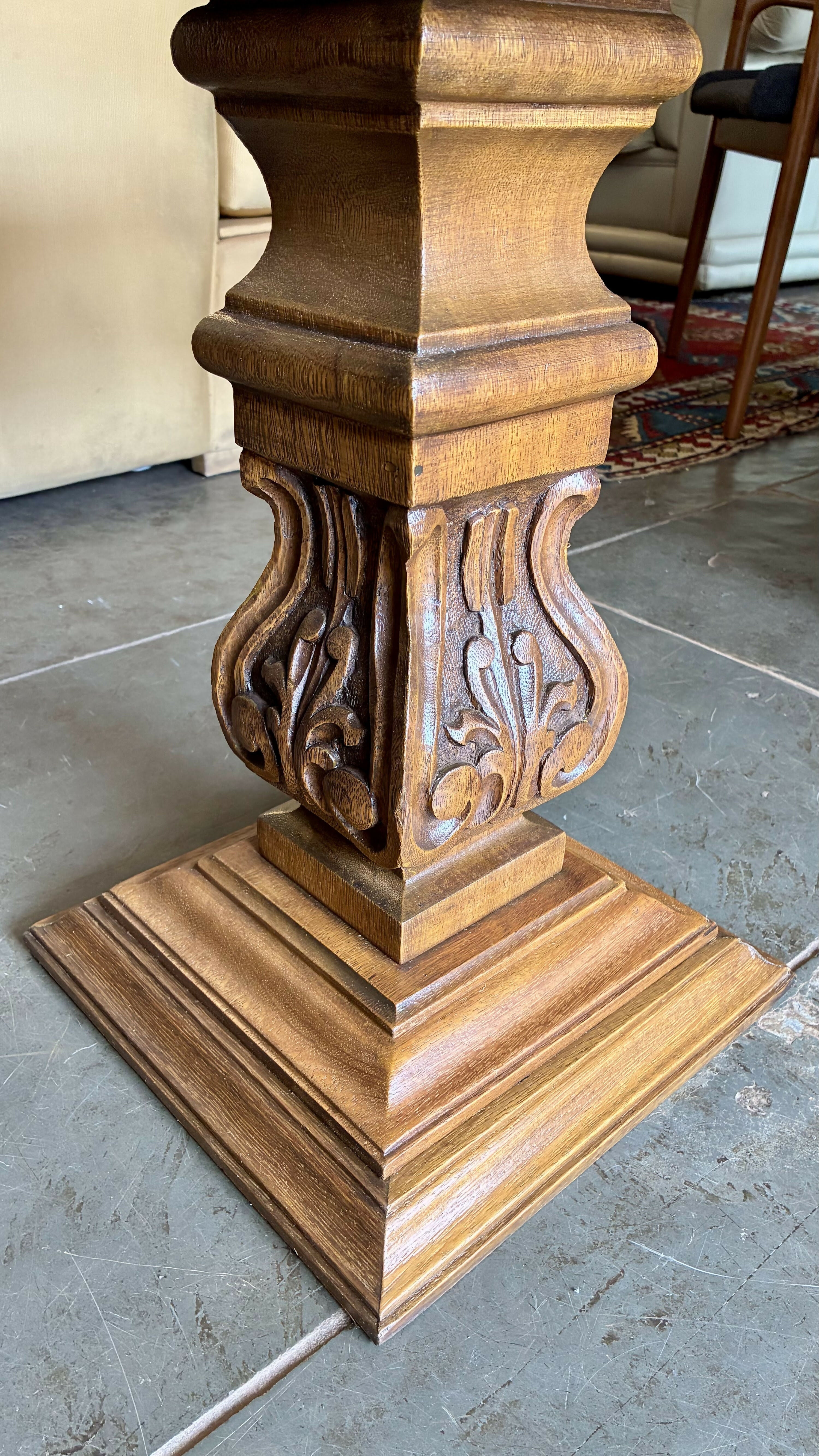 Mesas de canto antigas (valor unitário)