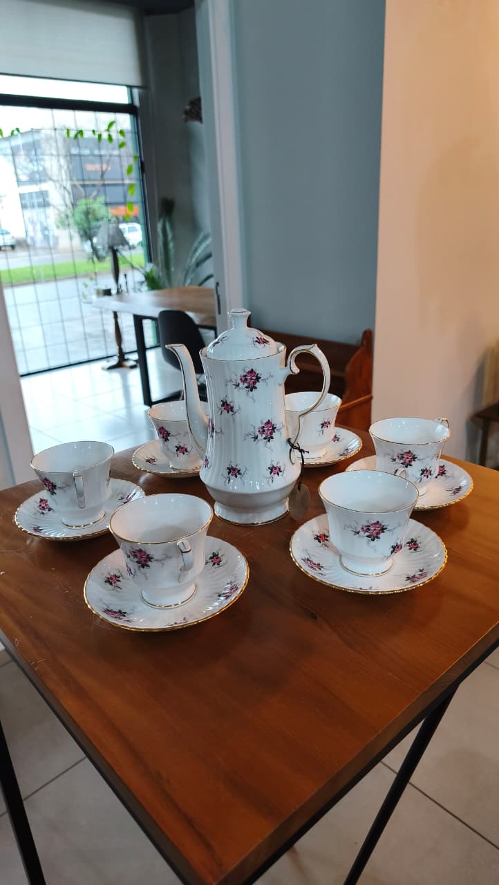 Conjunto Inglês de Café em Porcelana Princess House com motivos florais – Hammersley | 13 Peças
