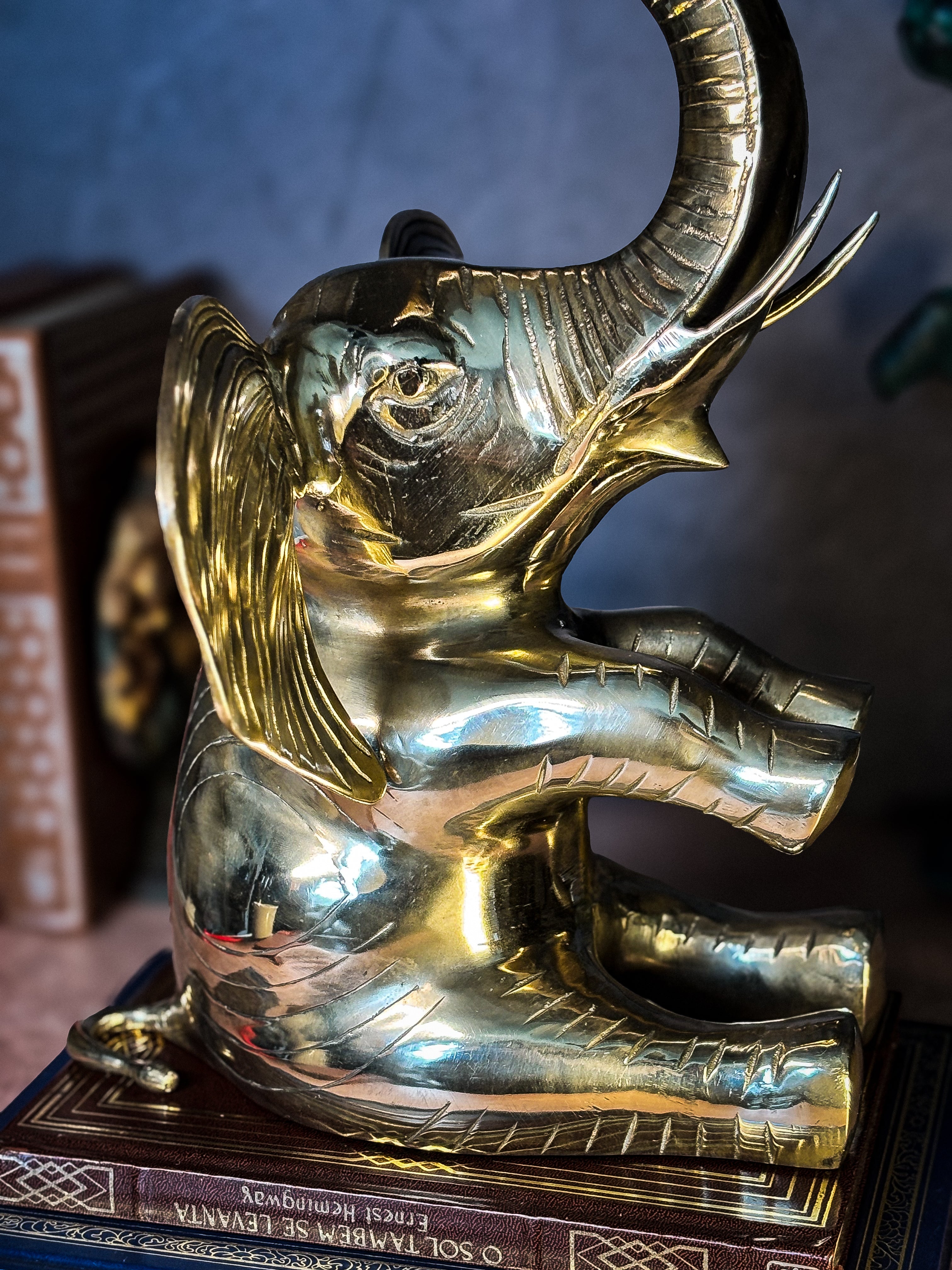 Escultura de elefante em bronze, Ásia, segunda metade do século XX (32cm)