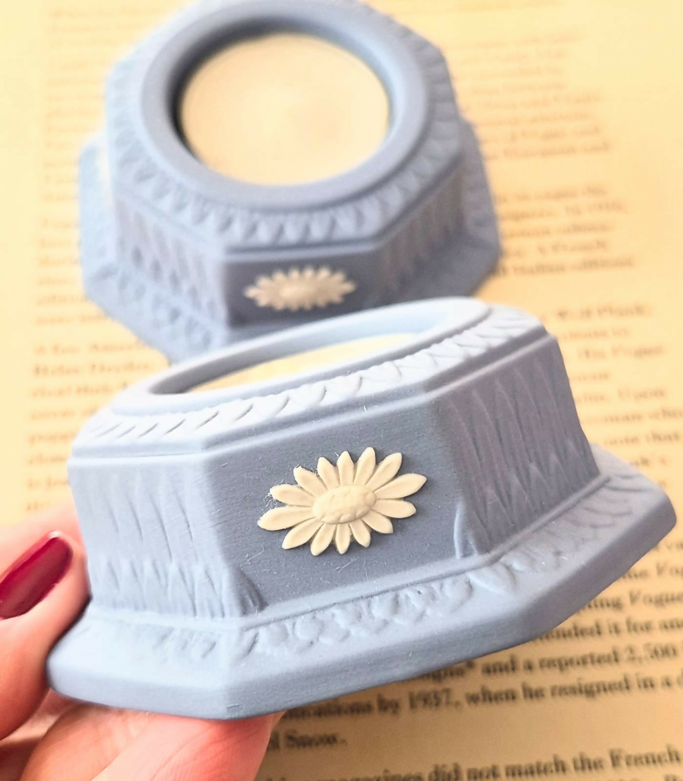 Par de porta velas em jasperware inglês Wedgwood, raro, anos 90. Perfeitos!