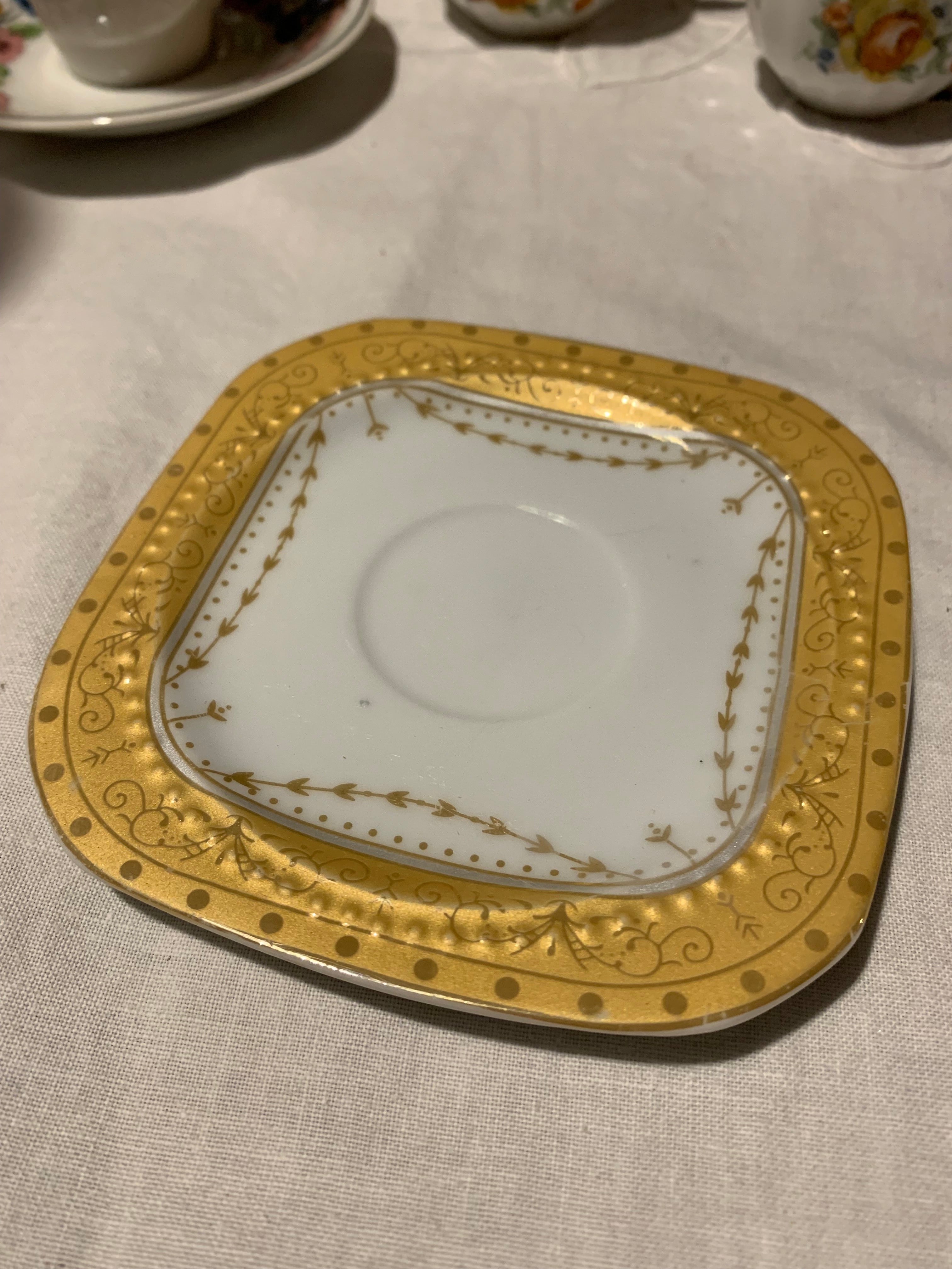 Diferenciada xícara de café para coleção em fina porcelana