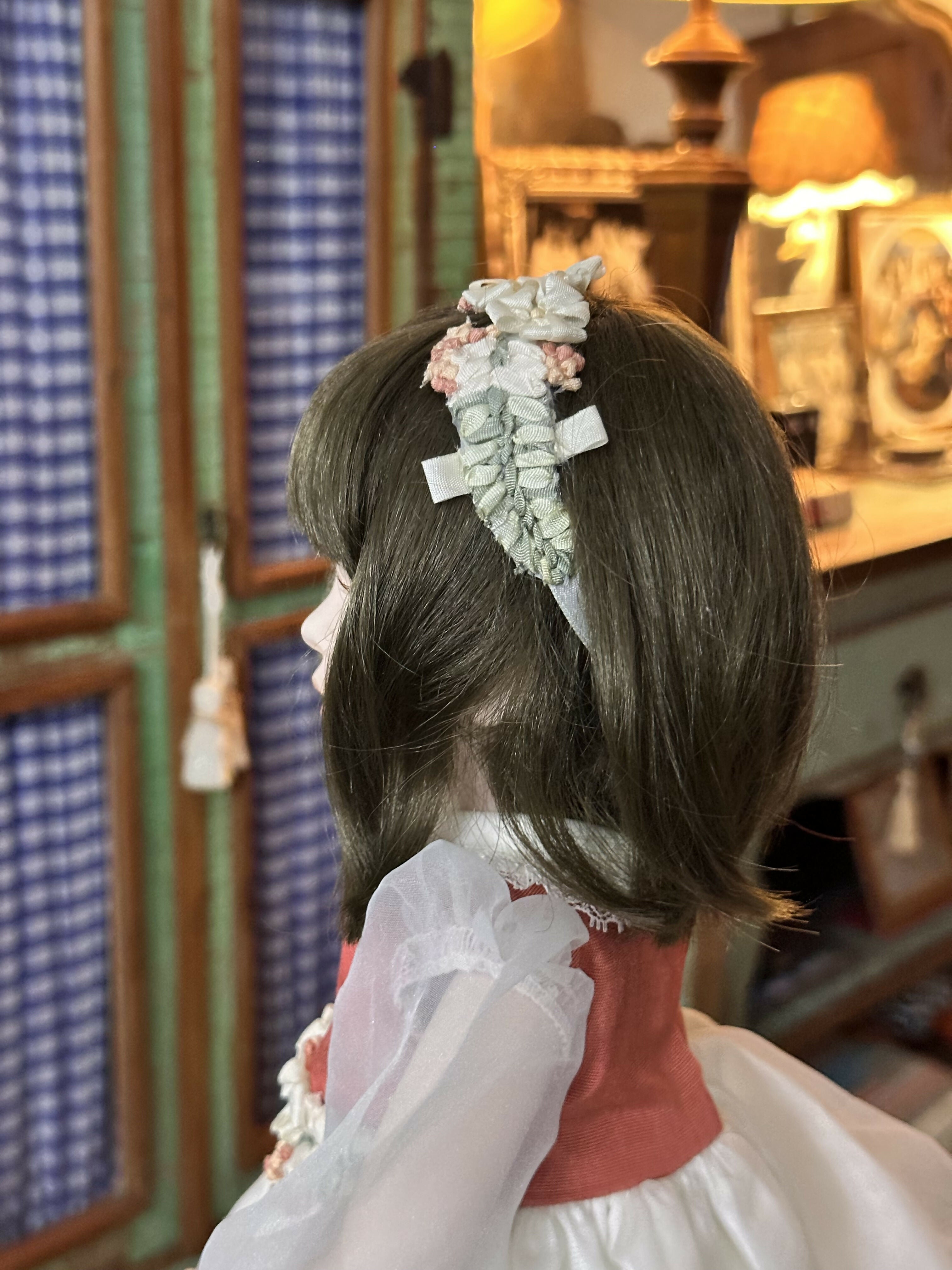 Vintage boneca violinista colecionável e numerada São bonecas exclusiva de influência vitoriana “Little Performers” em 1997 pelas Galerias Ashton-Drake. “Lauren” é feita à mão