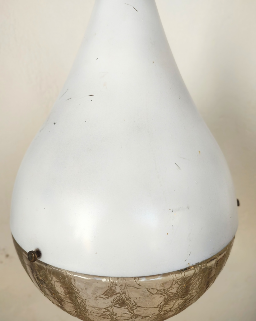 Antiga Luminária Pendente em Metal e Vidro texturizado em forma de gota