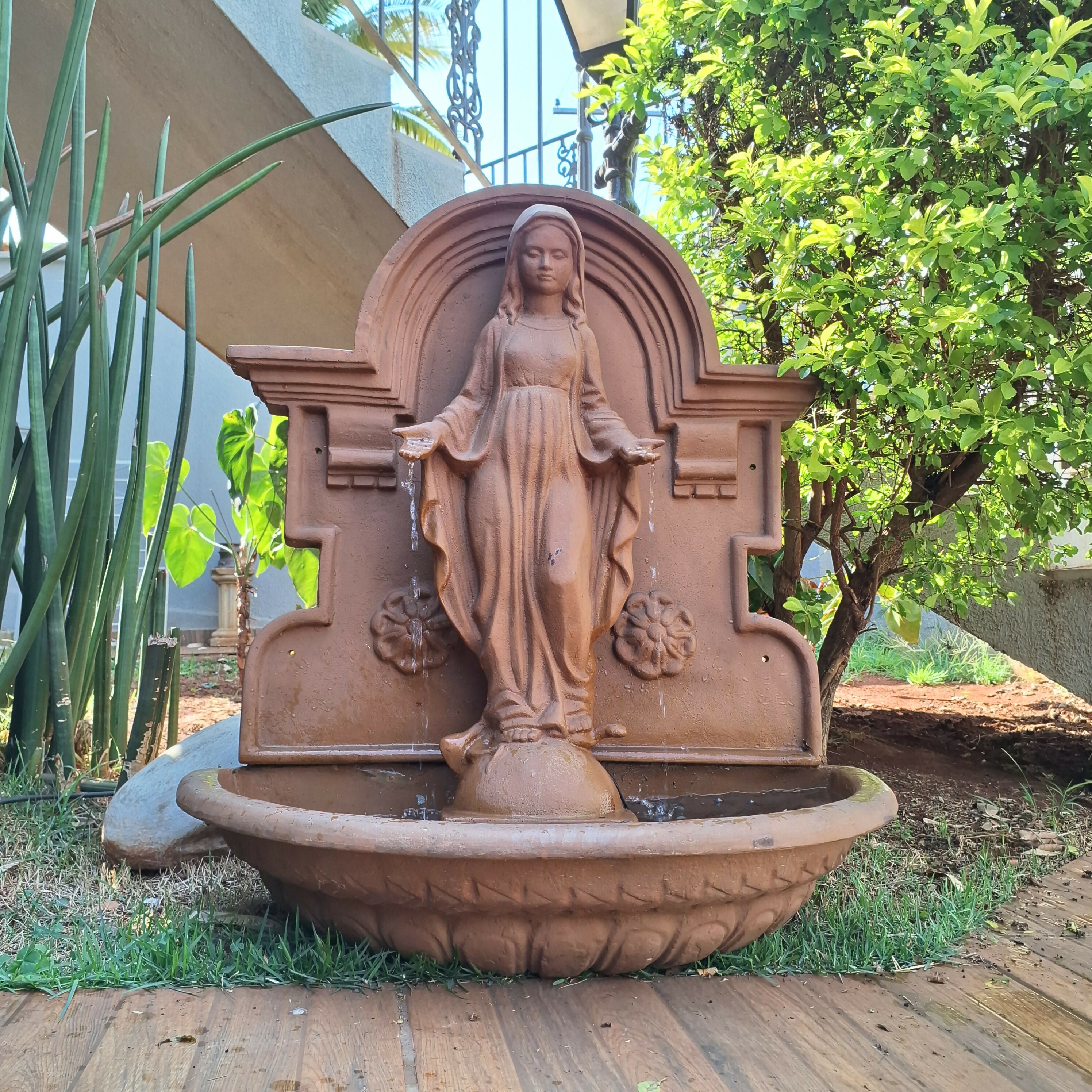 Fonte em Ferro Fundido Nossa Senhora
