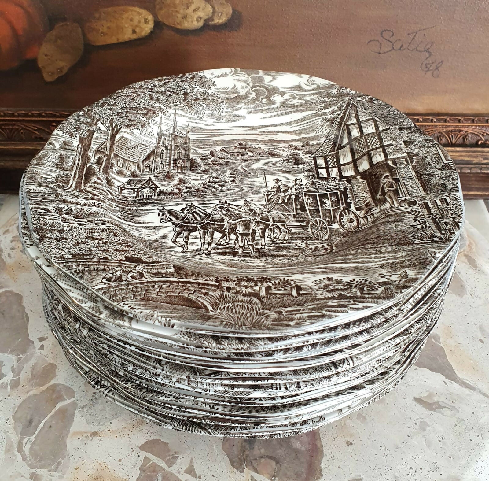 Conjunto impecável de 12 pratos de sobremesa em faiança vintage Enoch Wedgwood Tunstall, modelo sépia do Dickens Coaching Days, com selo Drohaoser. Lindíssimo!