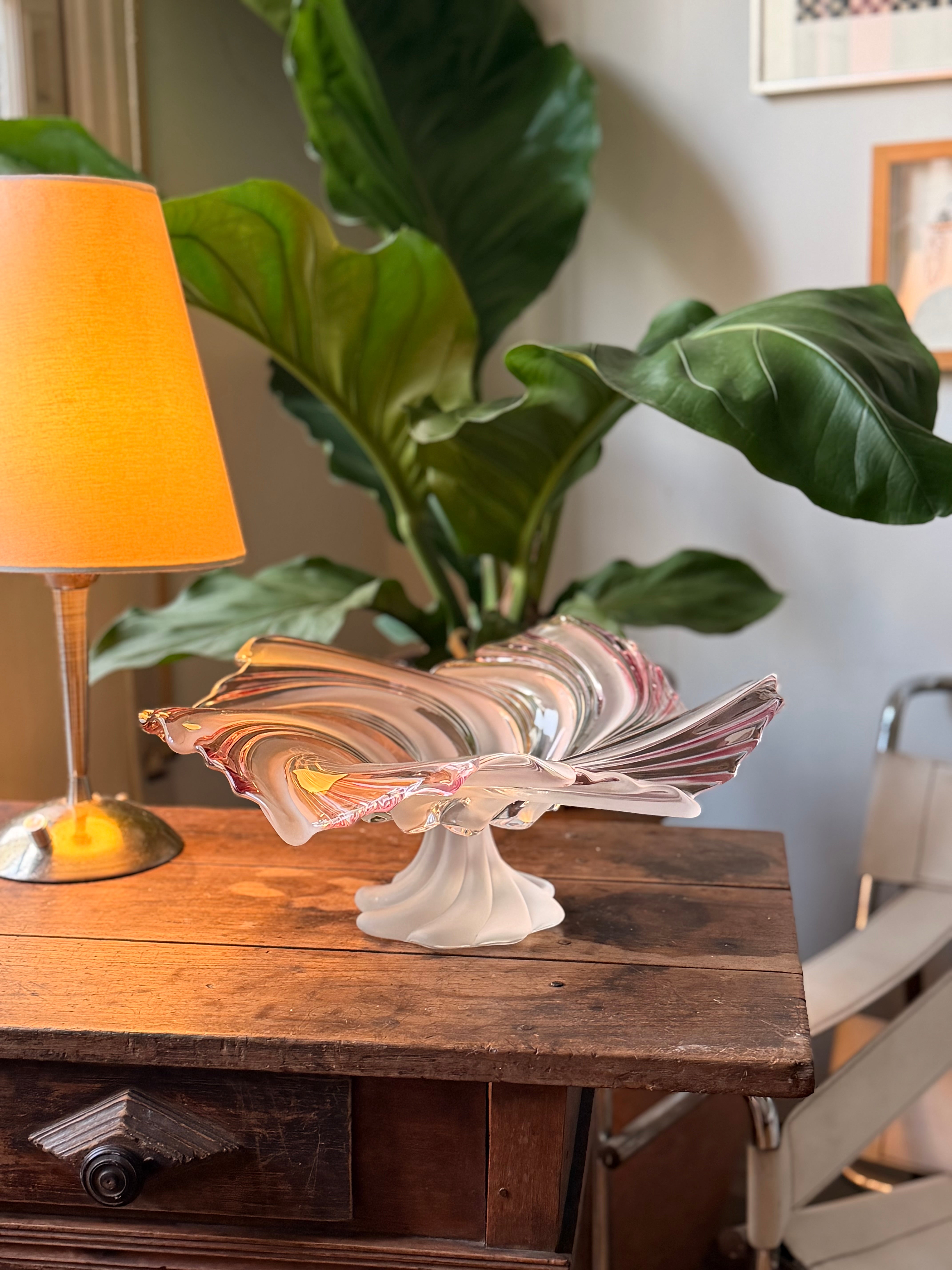CENTRO DE MESA EM VIDRO ARTÍSTICO OPALINO ROSÉ