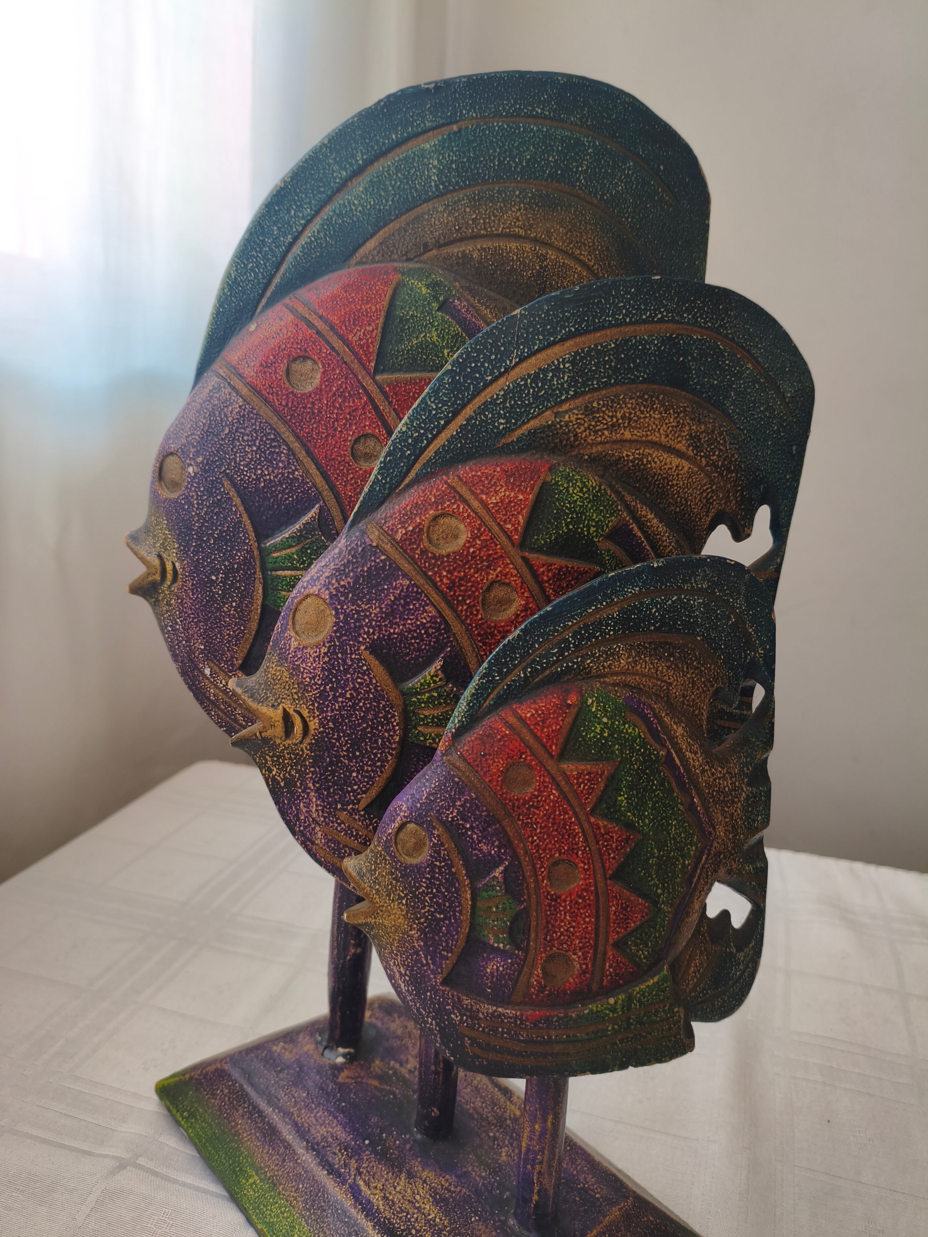Par de esculturas decorativas em madeira