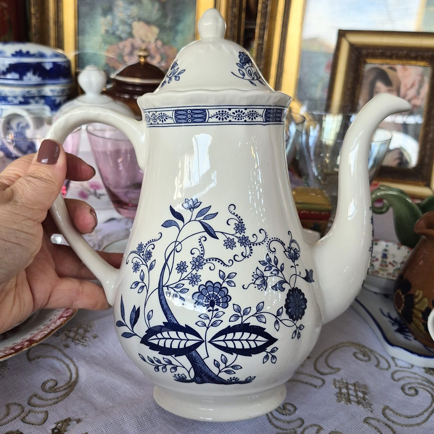 Bule em faiança inglesa Royal Tudor by Grindley of Stoke padrão Blue Onion.  Impecável.