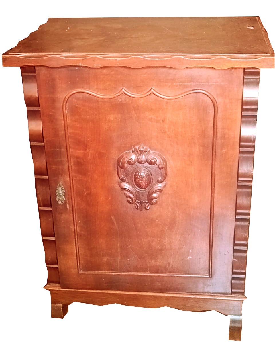 Sapateira de madeira