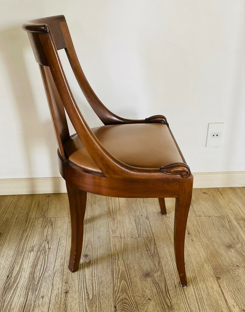 Raras e impecáveis cadeiras do LICEU de ARTES e OFÍCIO final década de 70. Seladas