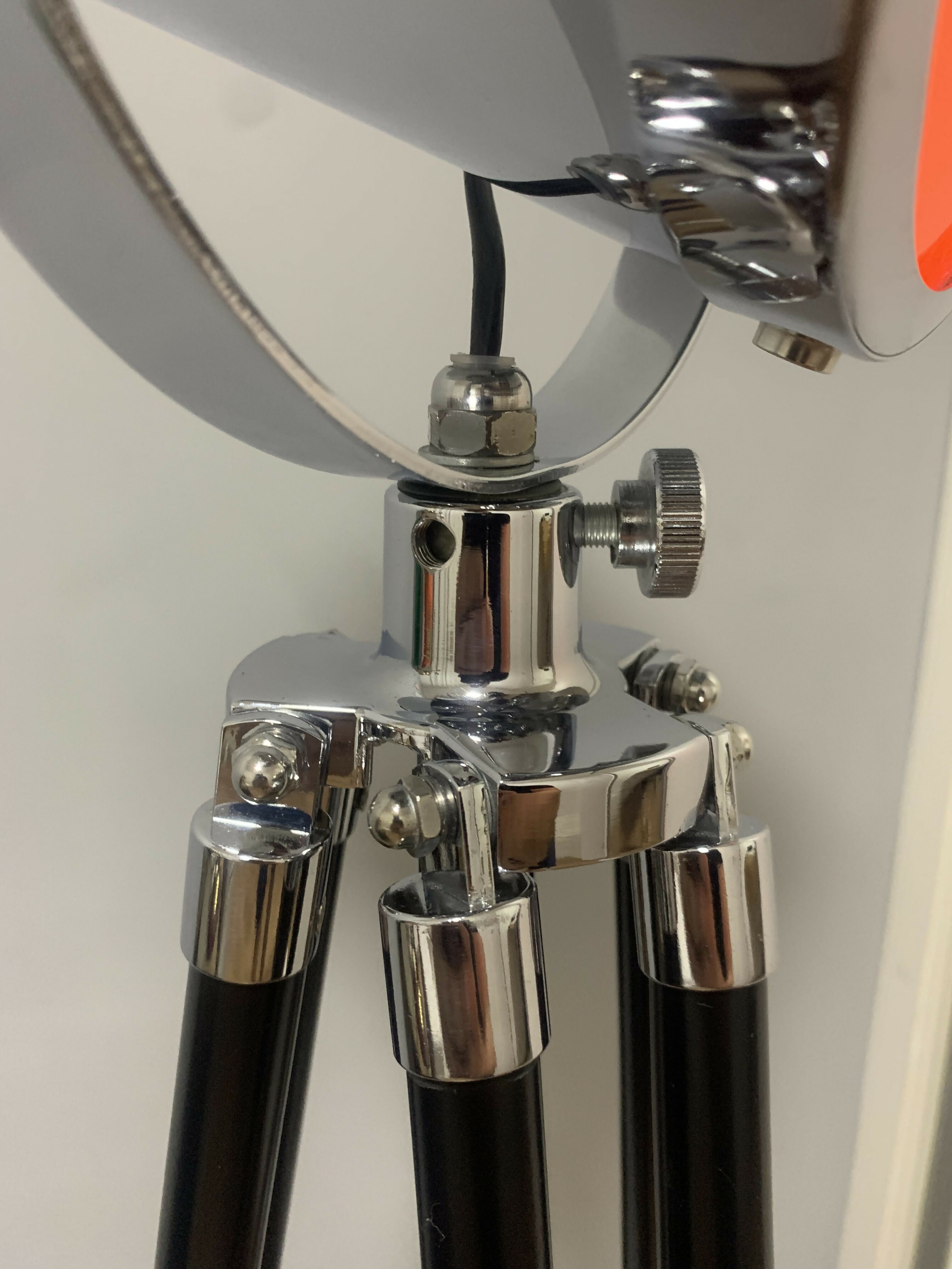 Luminária de piso estilo refletor