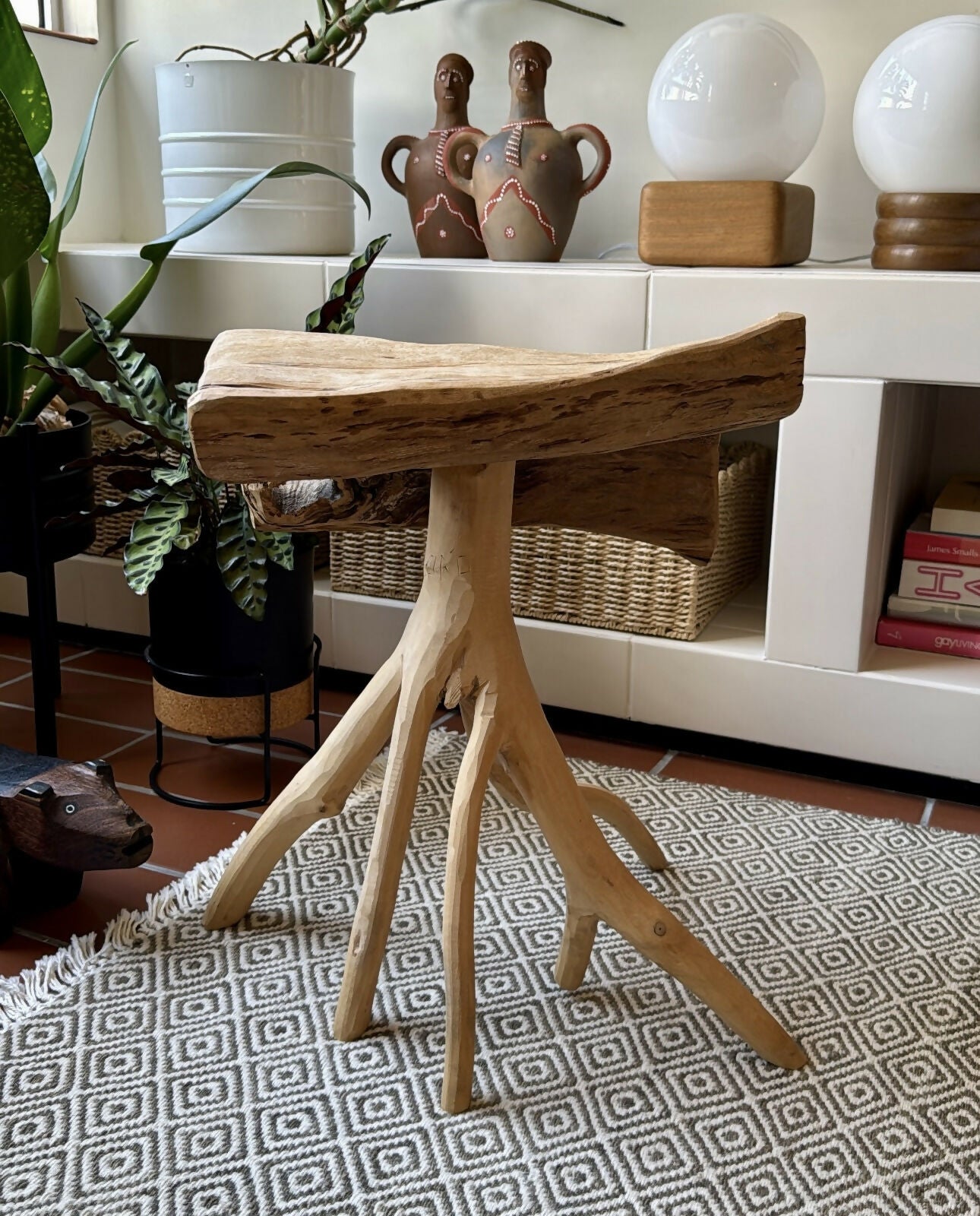 Escultural Banco sela em madeira - Ilha do Ferro