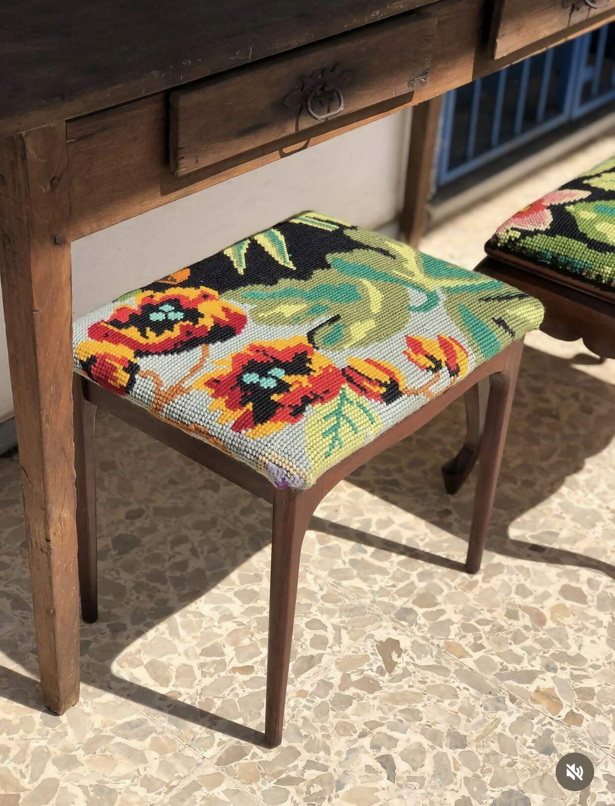 Banqueta e tapeçaria (valor unitário)