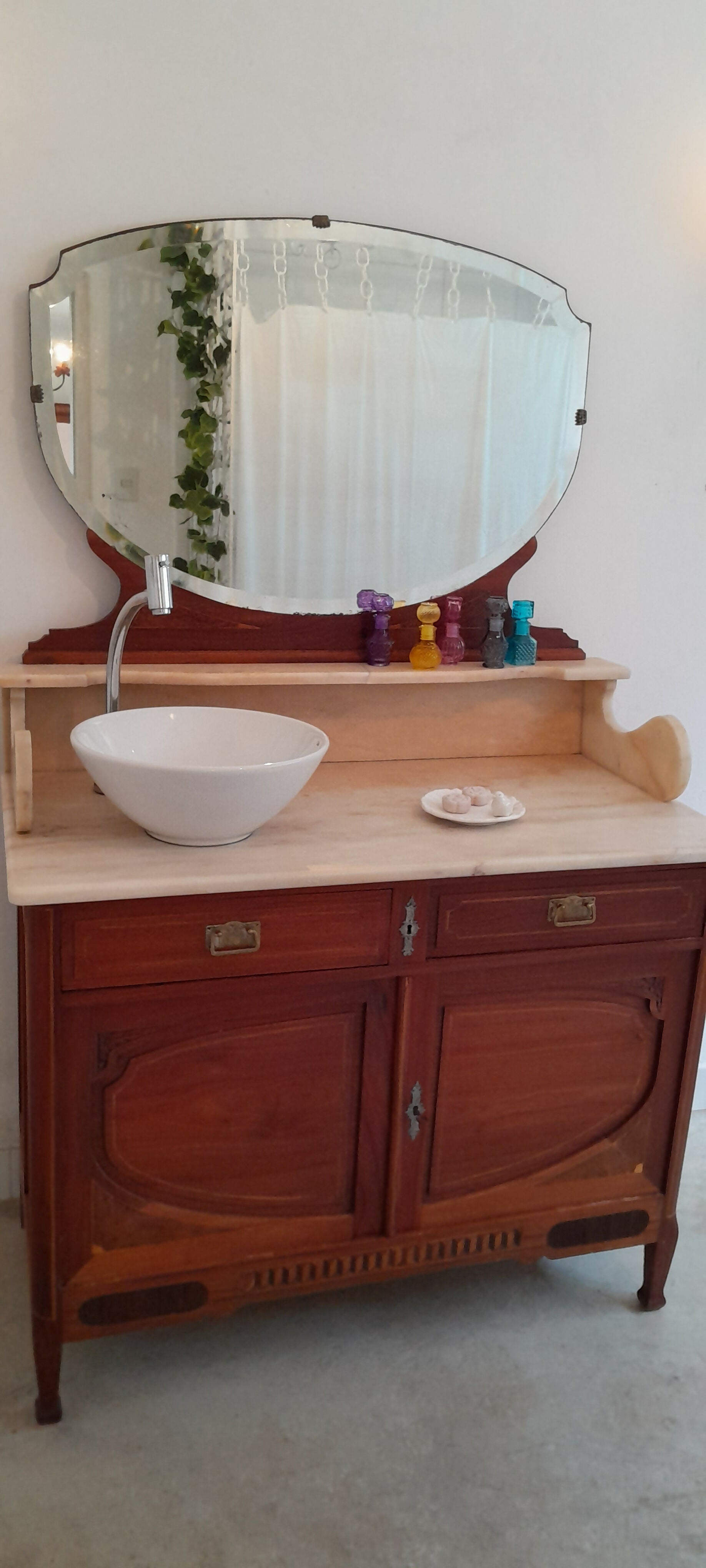 Lavatório centenário restaurado em Marchetaria