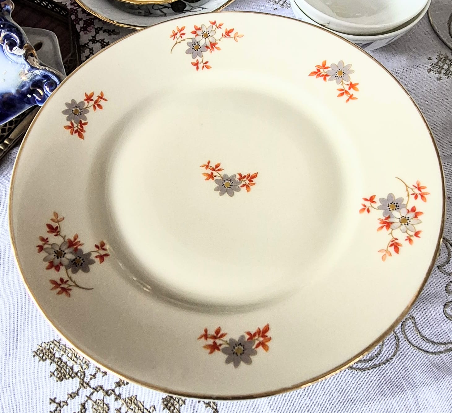Conjunto de 24 pratos, raso e sobremesa,  em porcelana vintage fina Jean Haviland