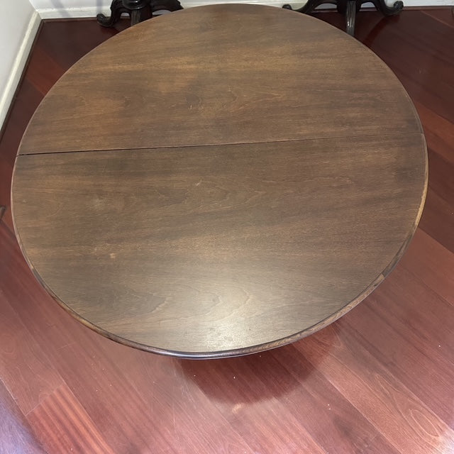 Antiga "mesa de jantar extensora" redonda em Imbuia maciça, perfeição!