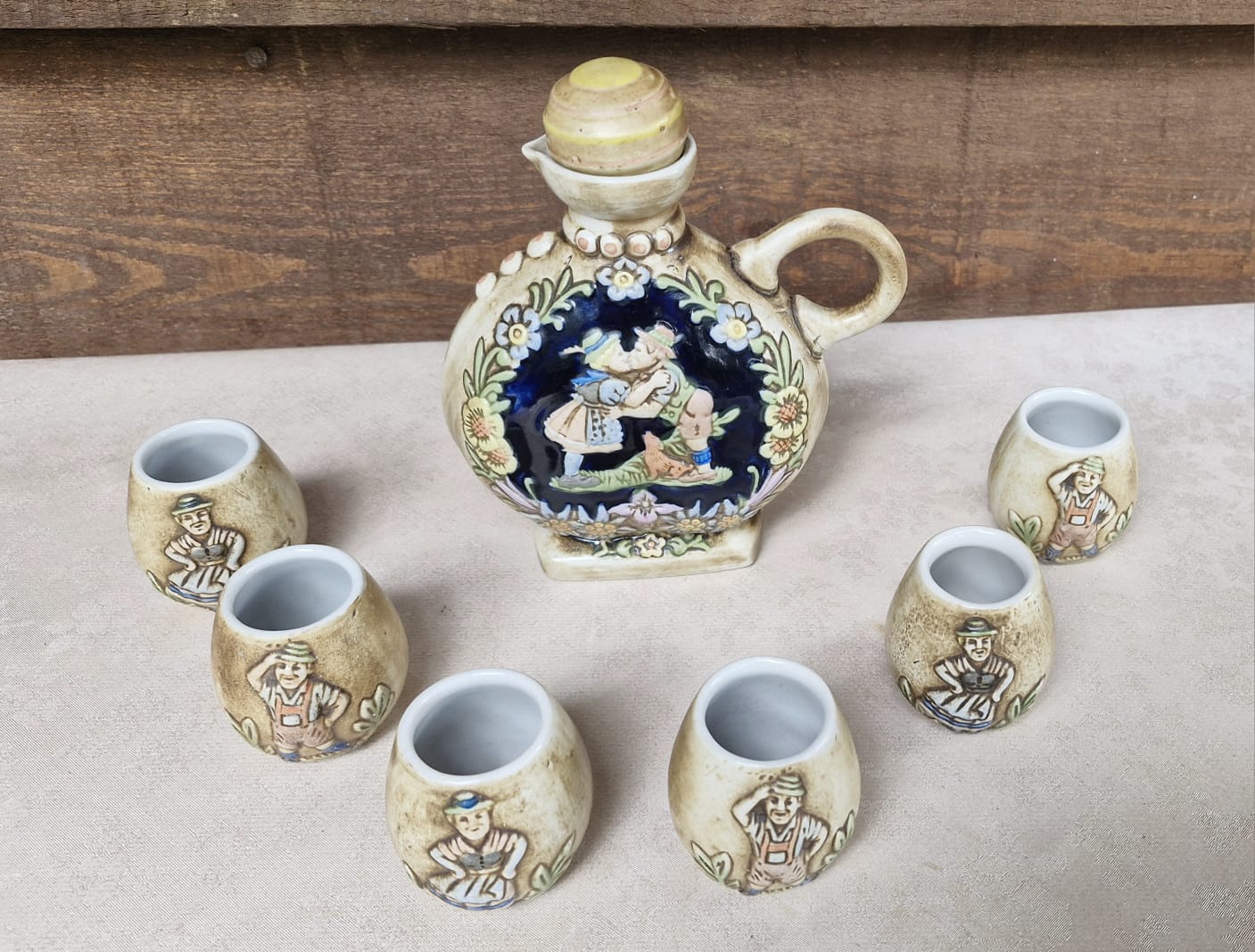 Antiga licoreira com 6 copinhos - Peça de coleção