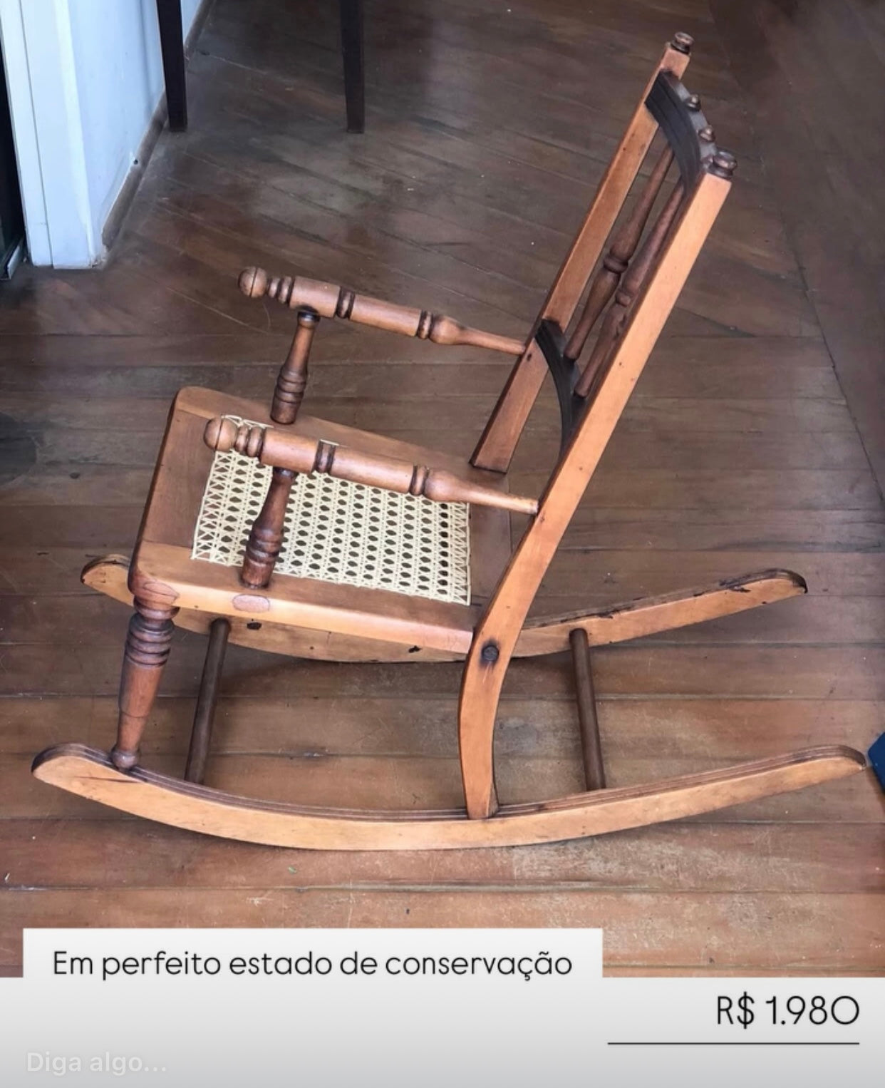 Cadeirinha de balanço infantil de madeira